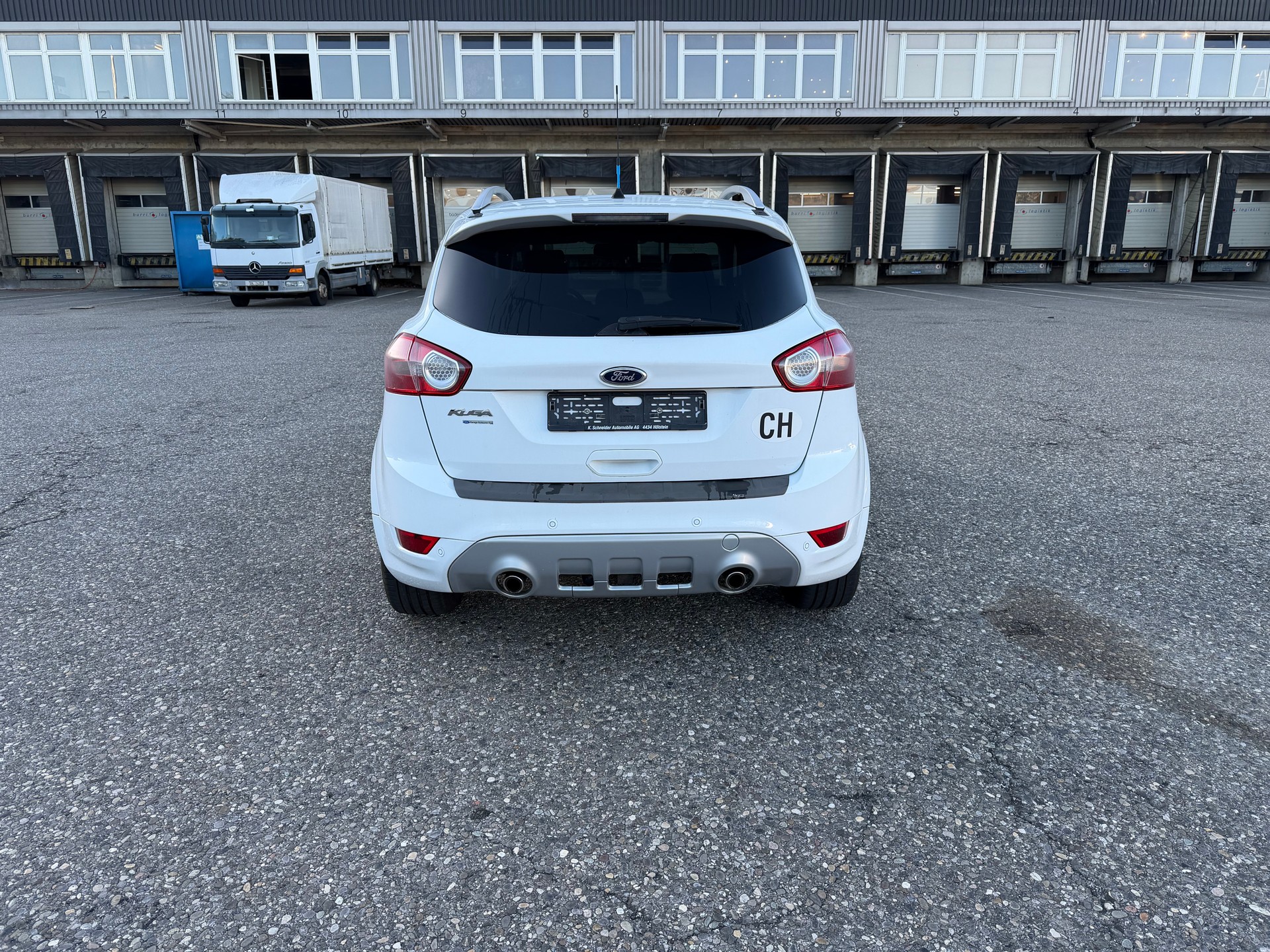 FORD Kuga 2.0 TDCi Individual 4WD PowerShift-image-3