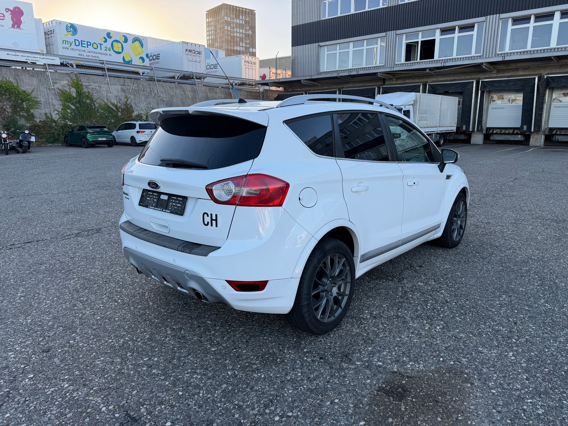 FORD Kuga 2.0 TDCi Individual 4WD PowerShift-image-5