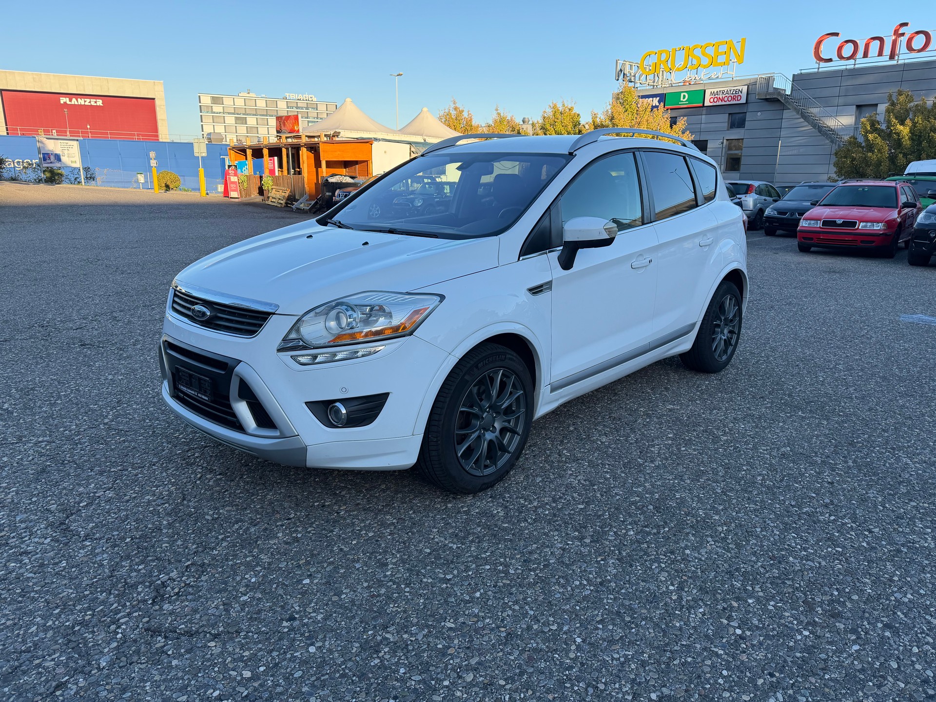 FORD Kuga 2.0 TDCi Individual 4WD PowerShift-image-2