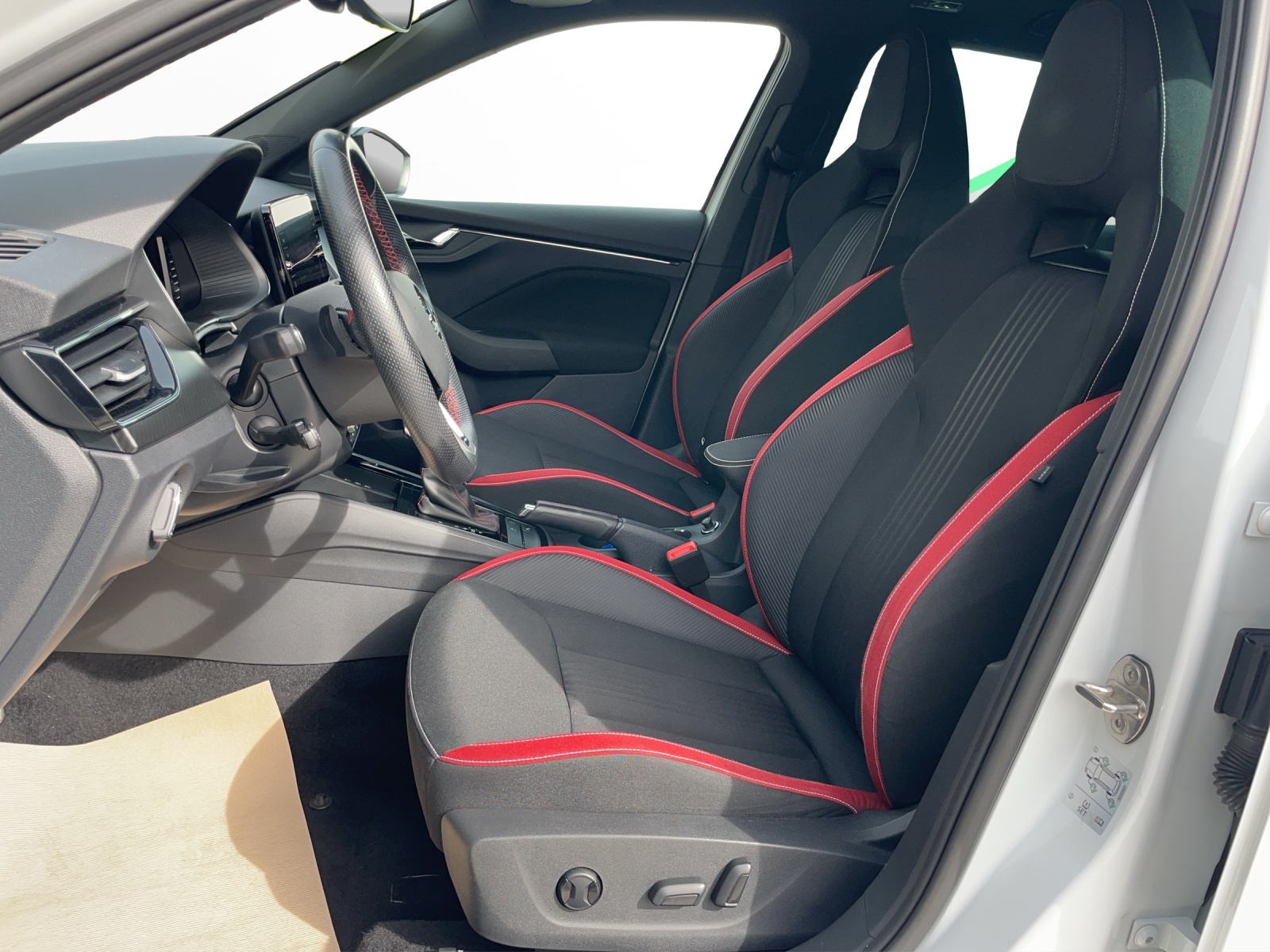 SKODA Kamiq 1.5 TSI ACT Monte Carlo DSG-image-6