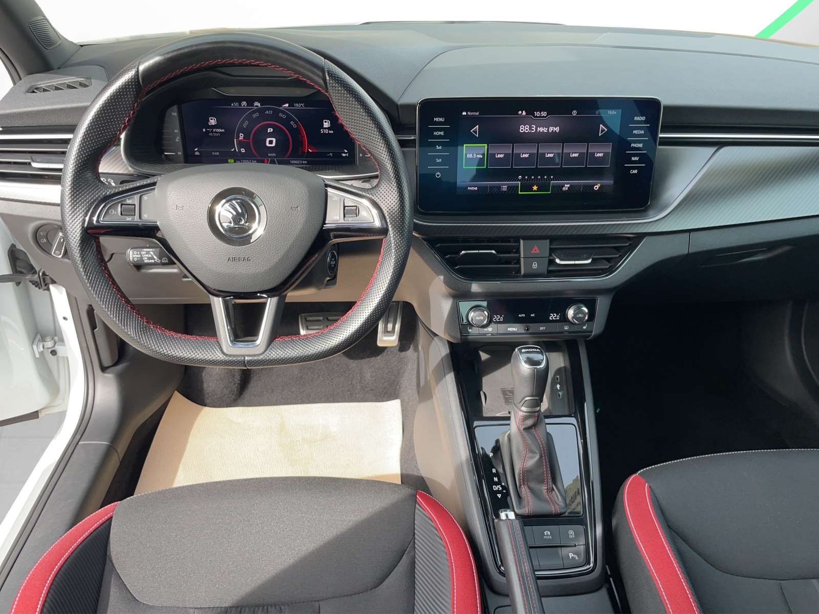 SKODA Kamiq 1.5 TSI ACT Monte Carlo DSG-image-9