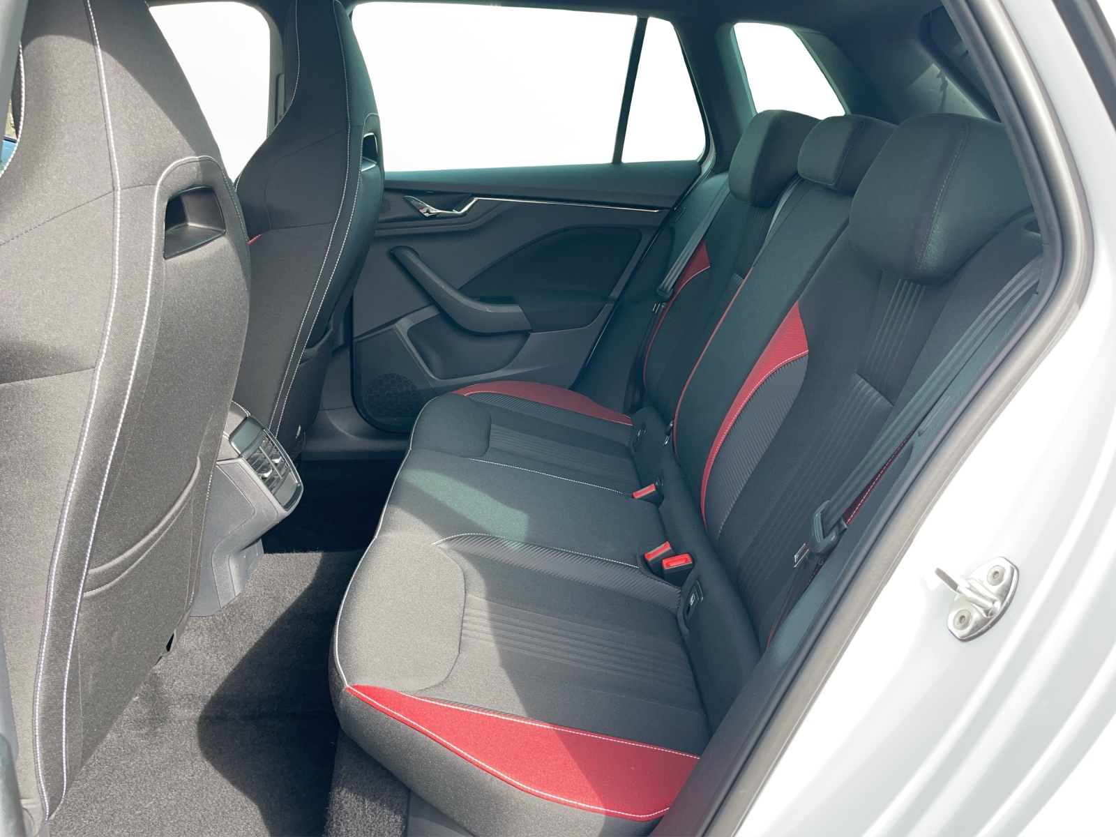 SKODA Kamiq 1.5 TSI ACT Monte Carlo DSG-image-13