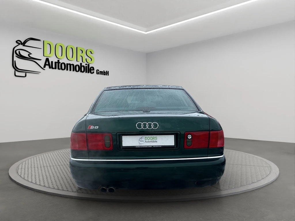 AUDI S8 4.2 quattro-image-4