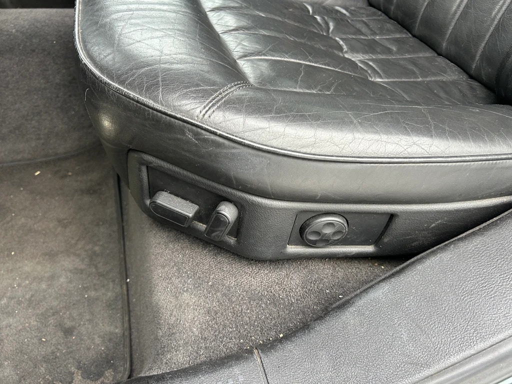 AUDI S8 4.2 quattro-image-19