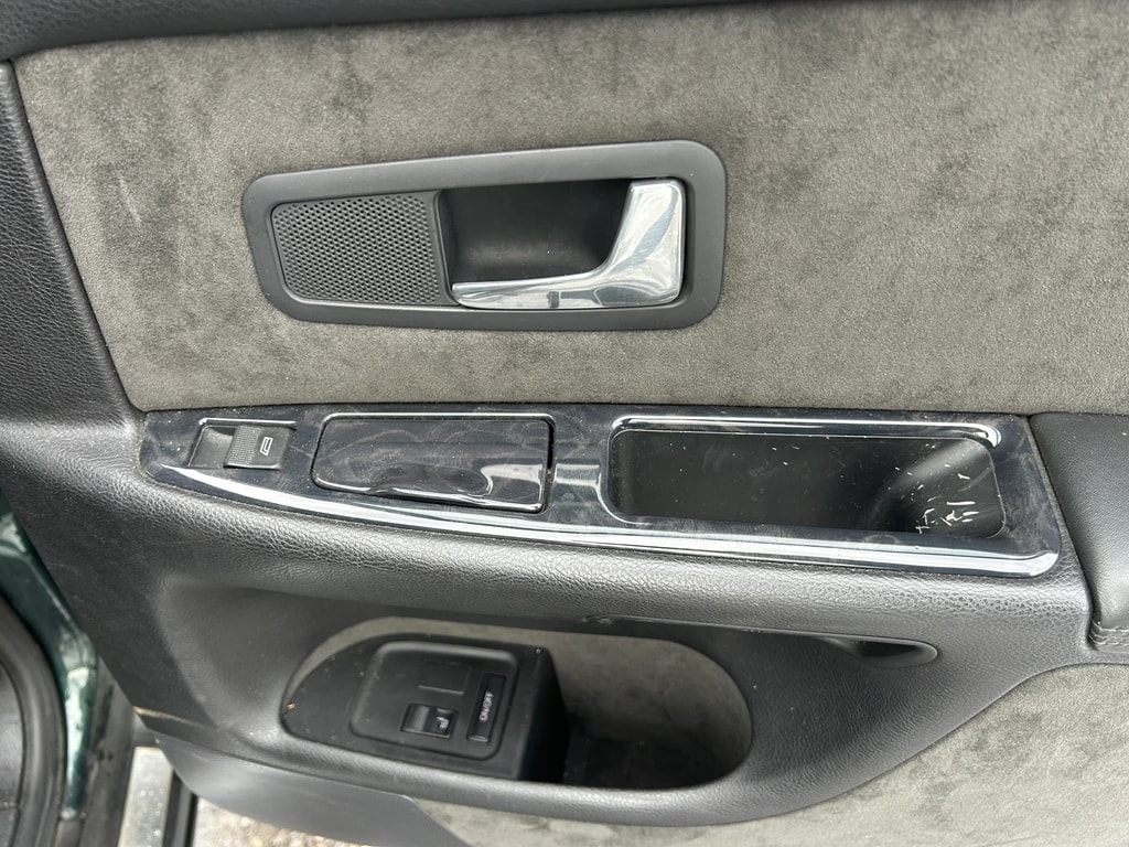 AUDI S8 4.2 quattro-image-14