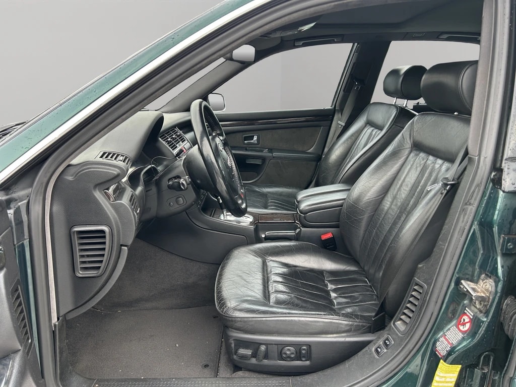 AUDI S8 4.2 quattro-image-8