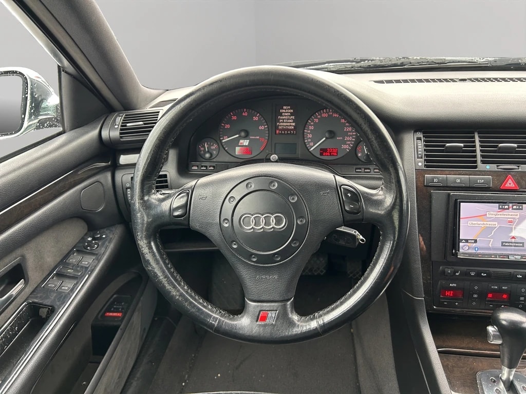 AUDI S8 4.2 quattro-image-11