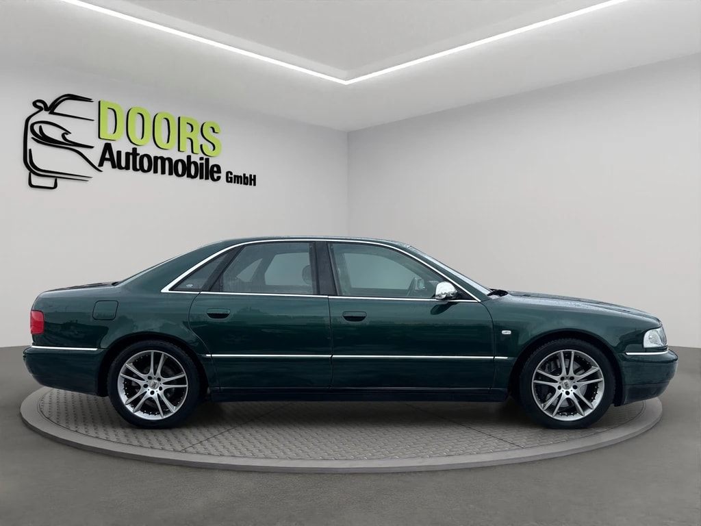 AUDI S8 4.2 quattro-image-6