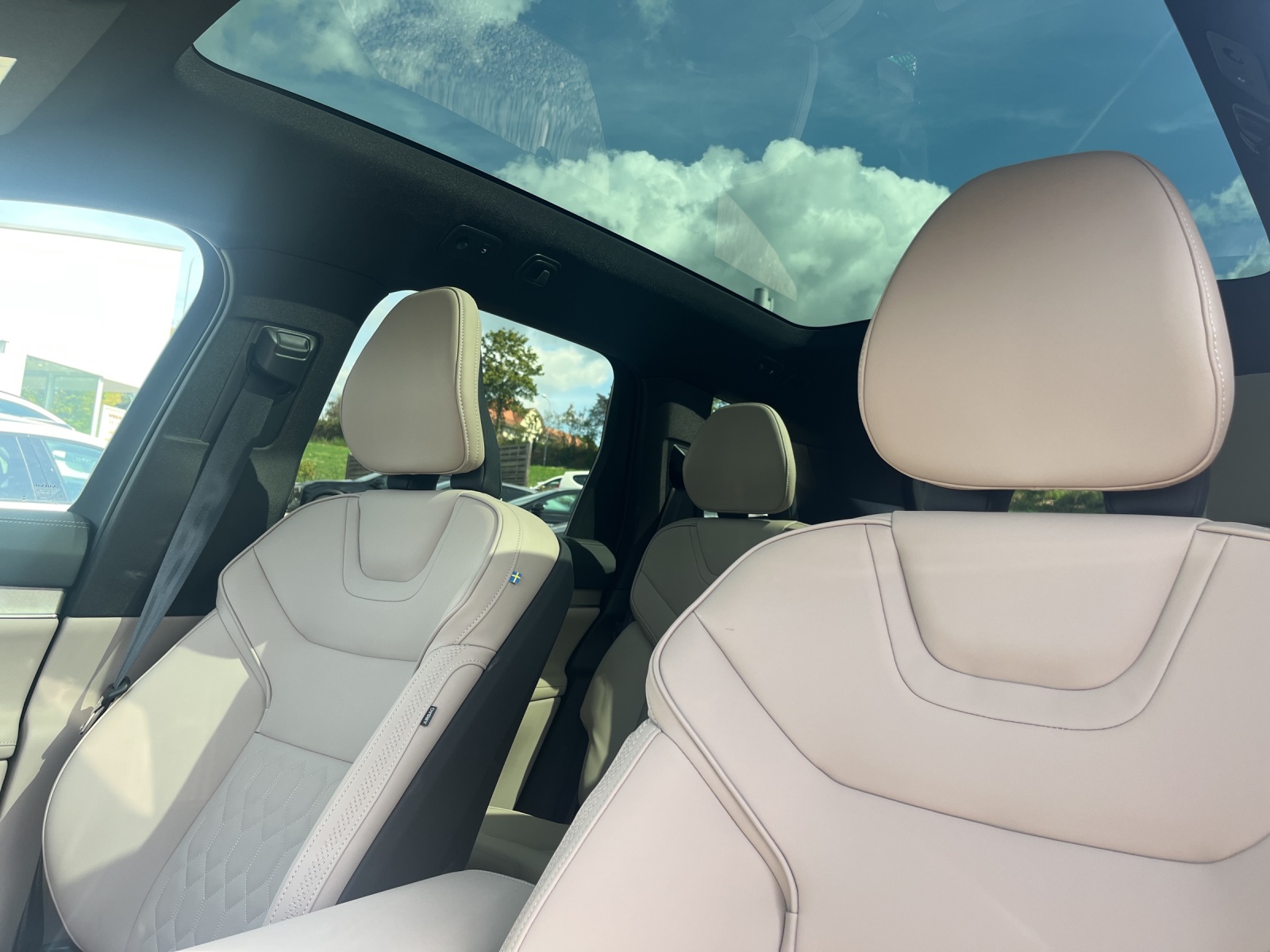 VOLVO EX90 Twin Plus AWD-image-13