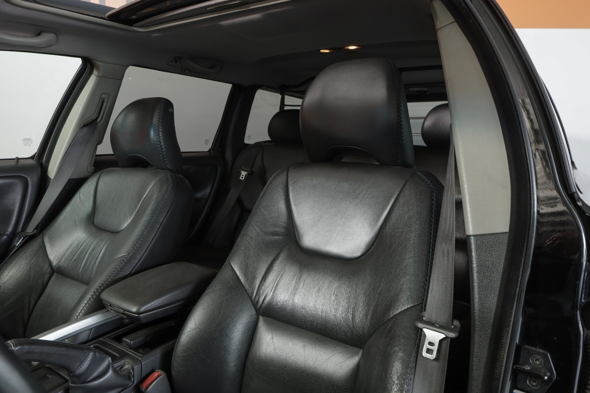 VOLVO XC70 D5 AWD Geartronic • Expertisée du jour • Frish bab MFK-image-5