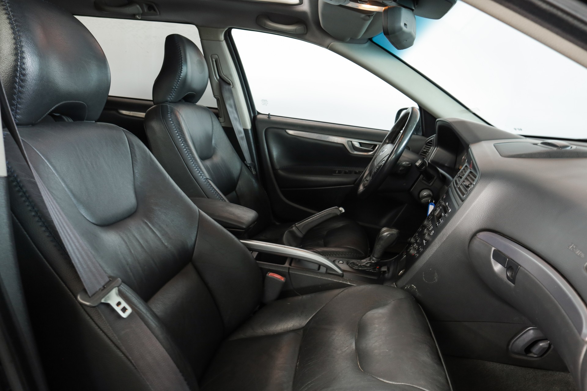VOLVO XC70 D5 AWD Geartronic • Expertisée du jour • Frish bab MFK-image-6