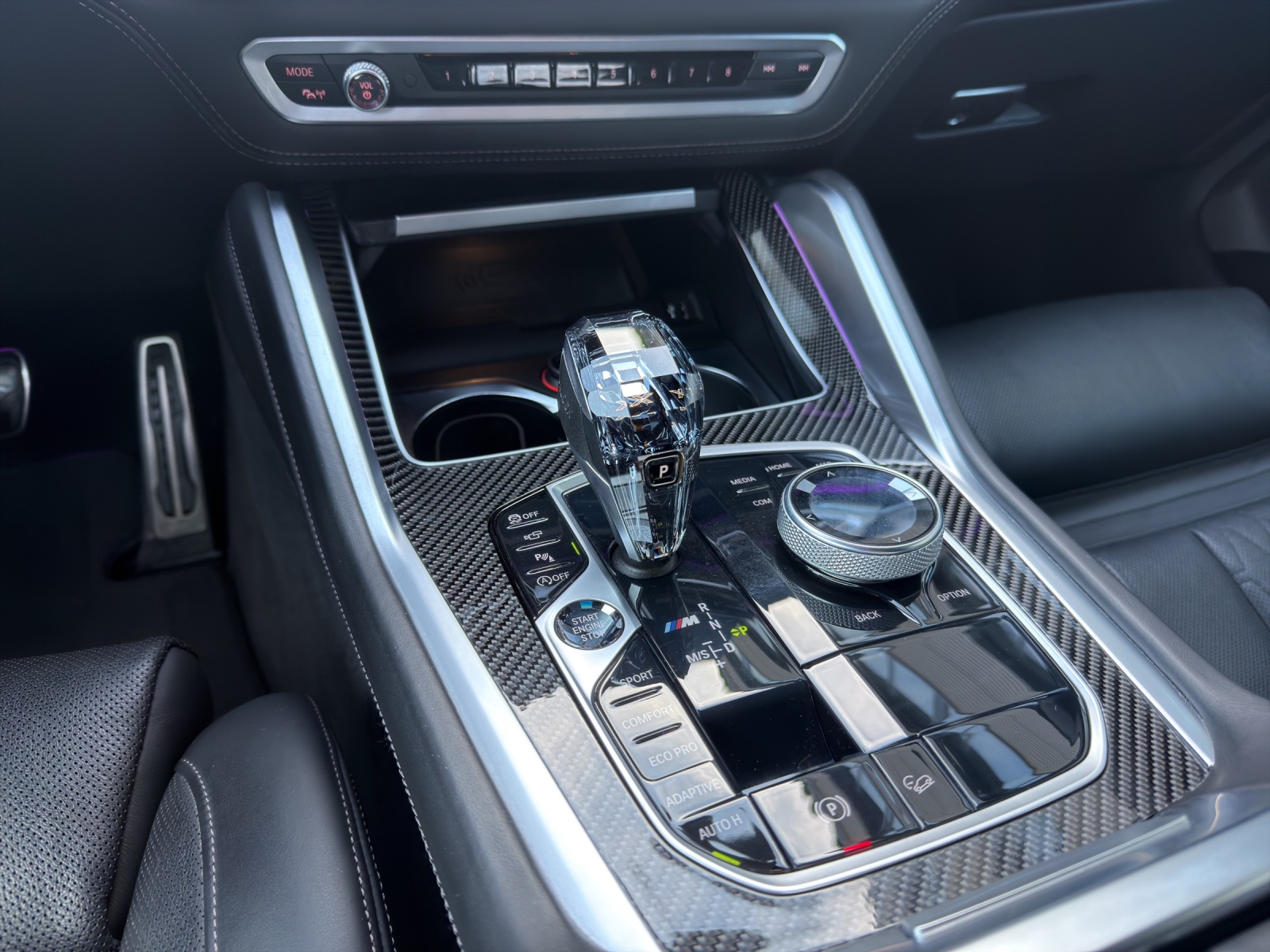 BMW X6 M50d M Sport / AHK-Leder-Laser-LED-M-Fahrwerk-Soft-Close-Massage uvm.-image-18
