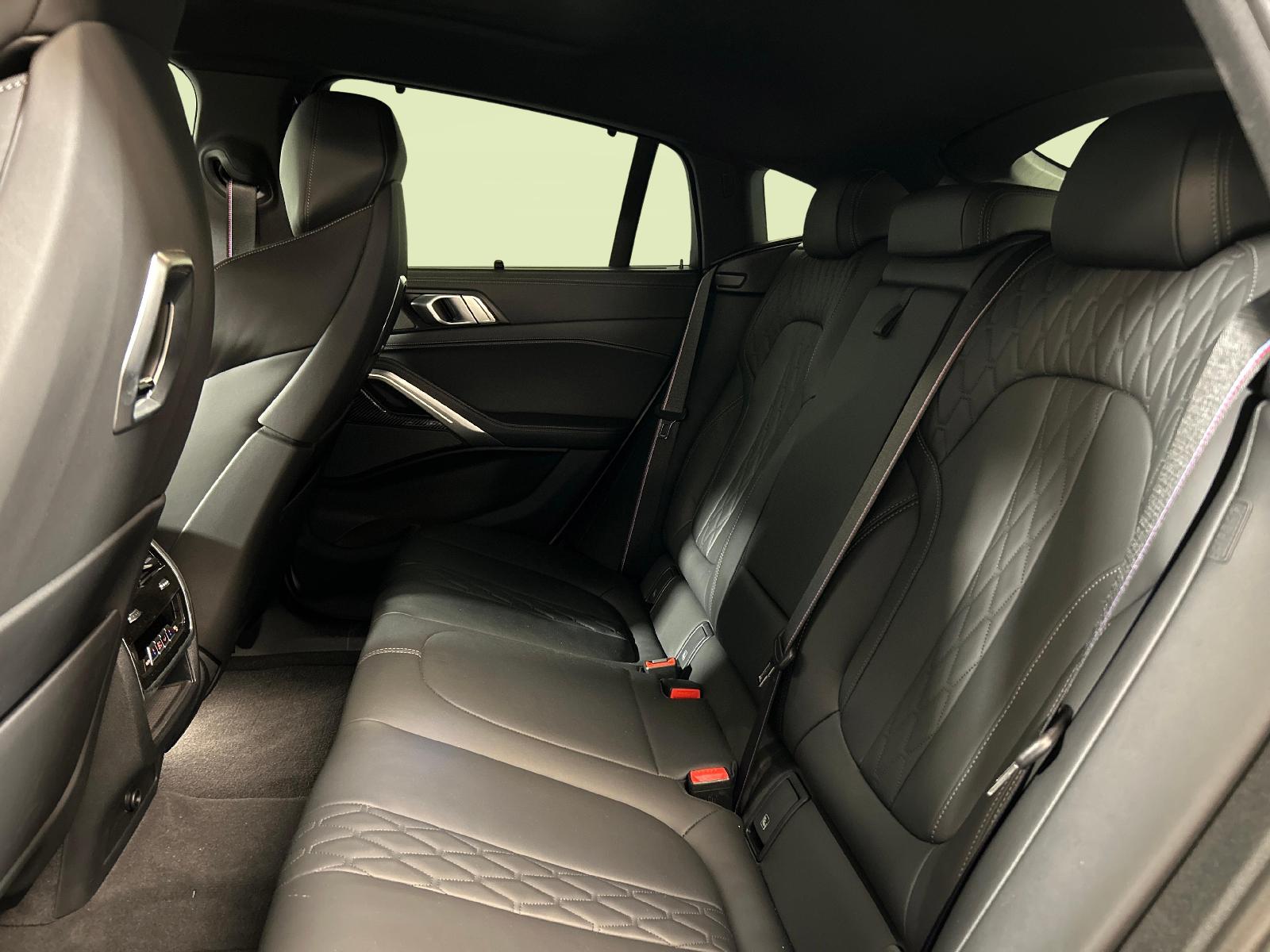 BMW X6 G06 M60i-showroom-element-3