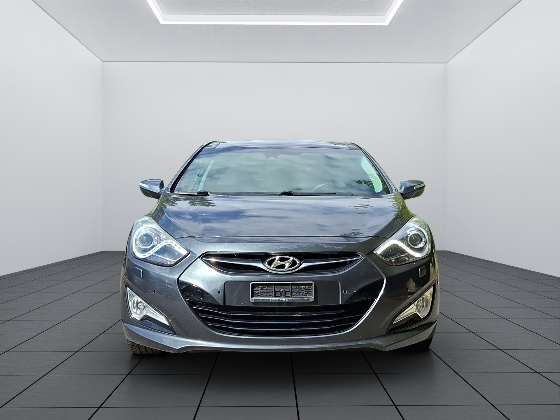 HYUNDAI i40 2.0 GDi Premium Automatic-image-2