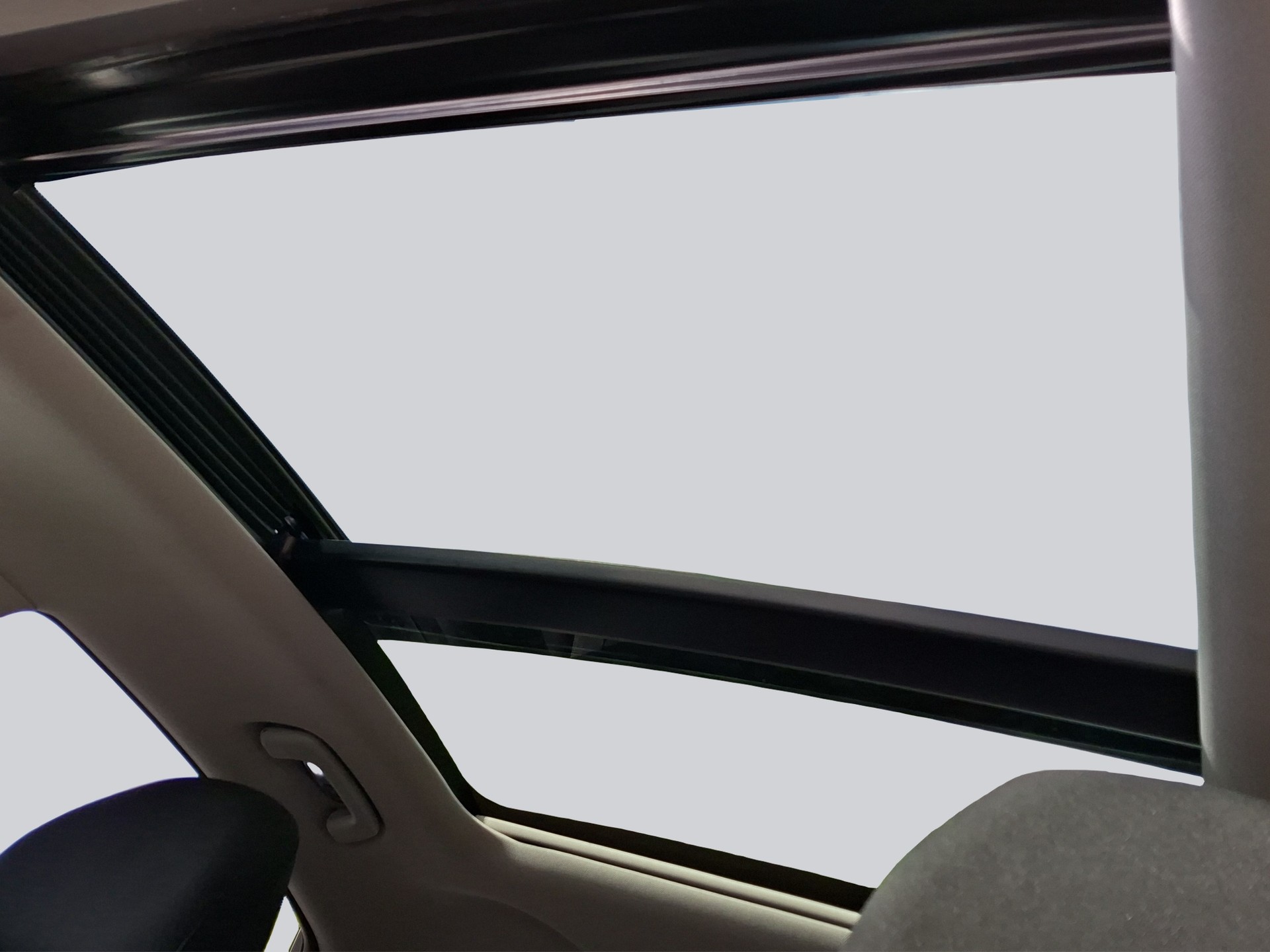 HYUNDAI i40 2.0 GDi Premium Automatic-image-15