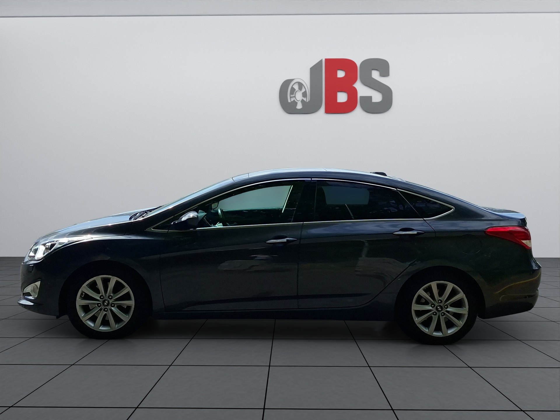 HYUNDAI i40 2.0 GDi Premium Automatic-image-1