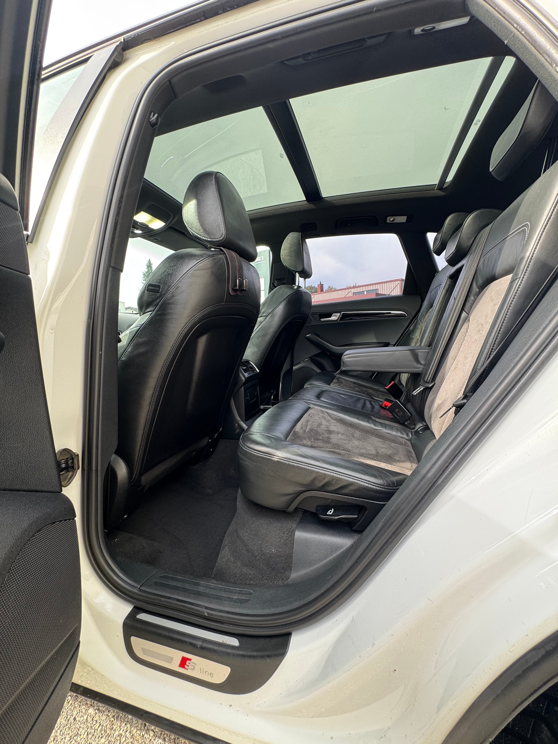 AUDI Q5 3.0 TDI quattro S-tronic-image-4