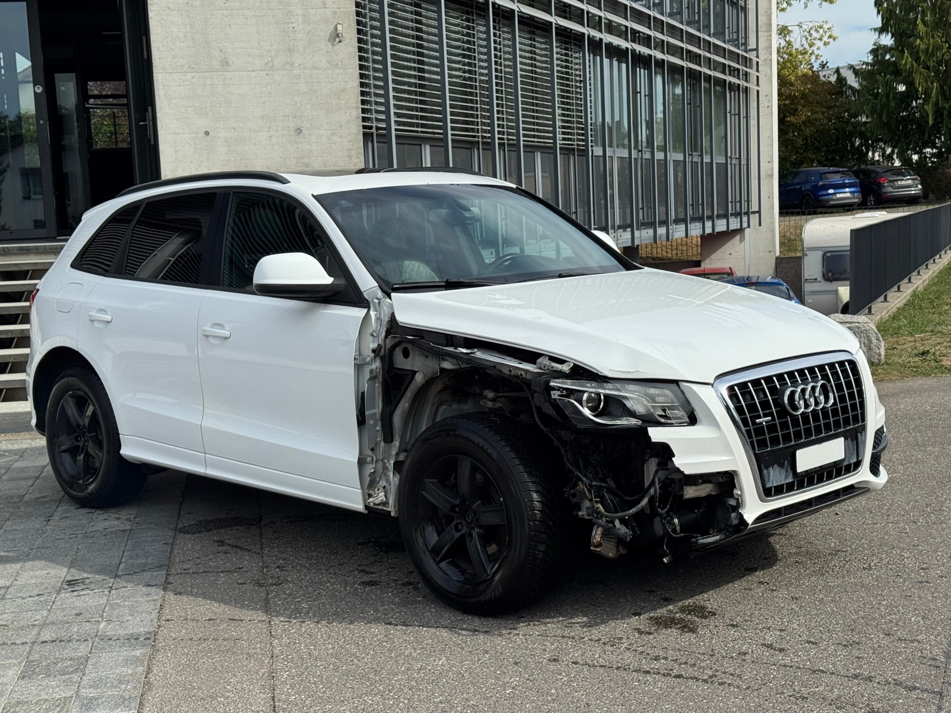 AUDI Q5 3.0 TDI quattro S-tronic-image-1