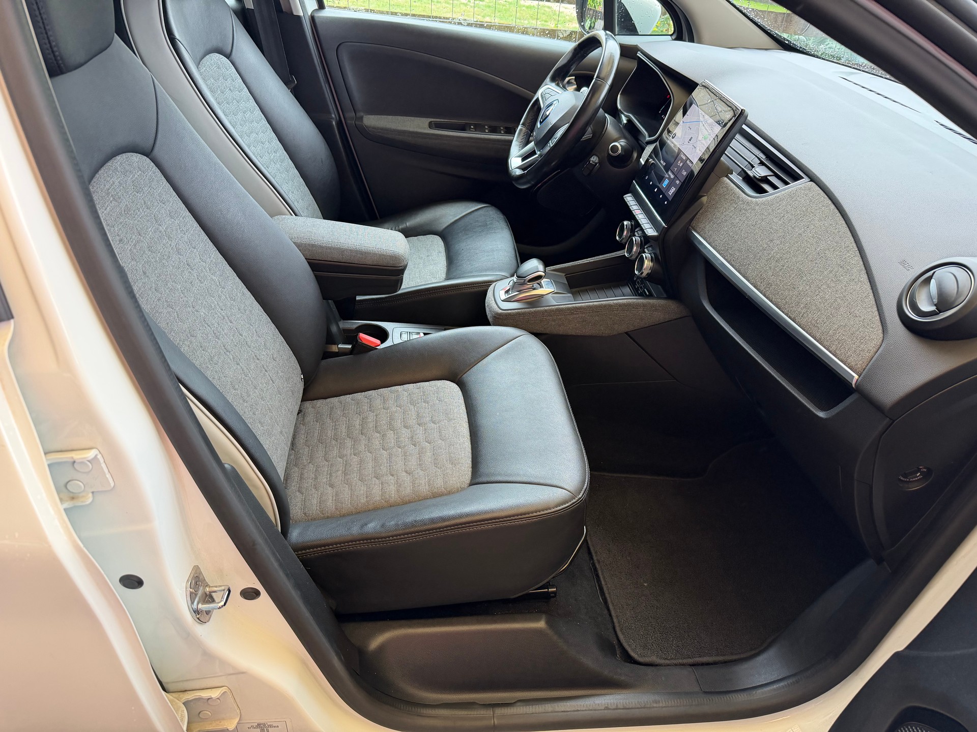 RENAULT Zoe Intens R135 (Batterie Miete)-image-12