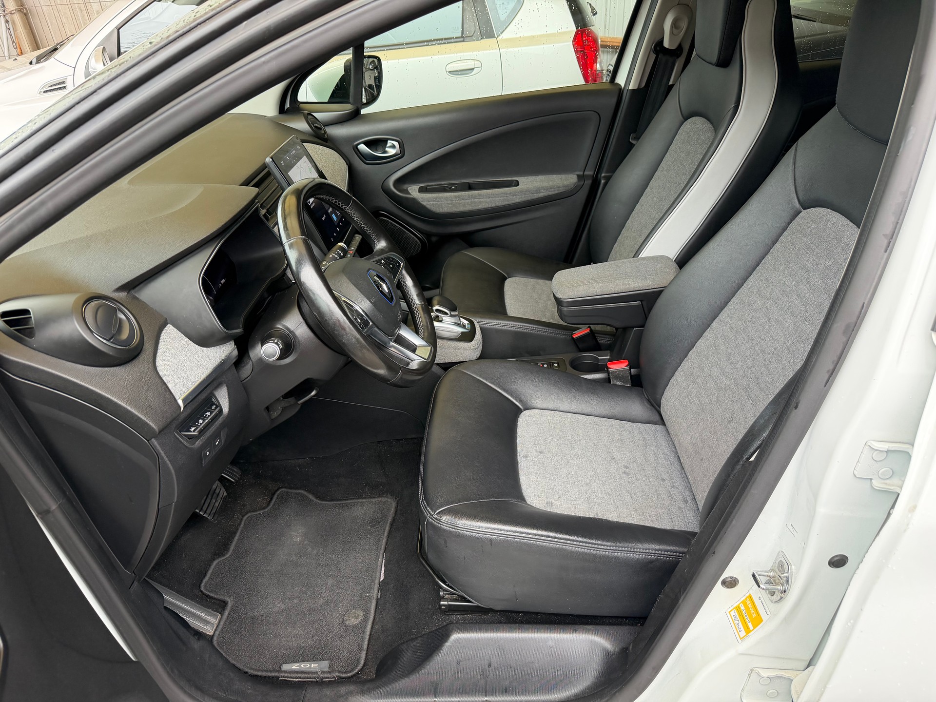 RENAULT Zoe Intens R135 (Batterie Miete)-image-8