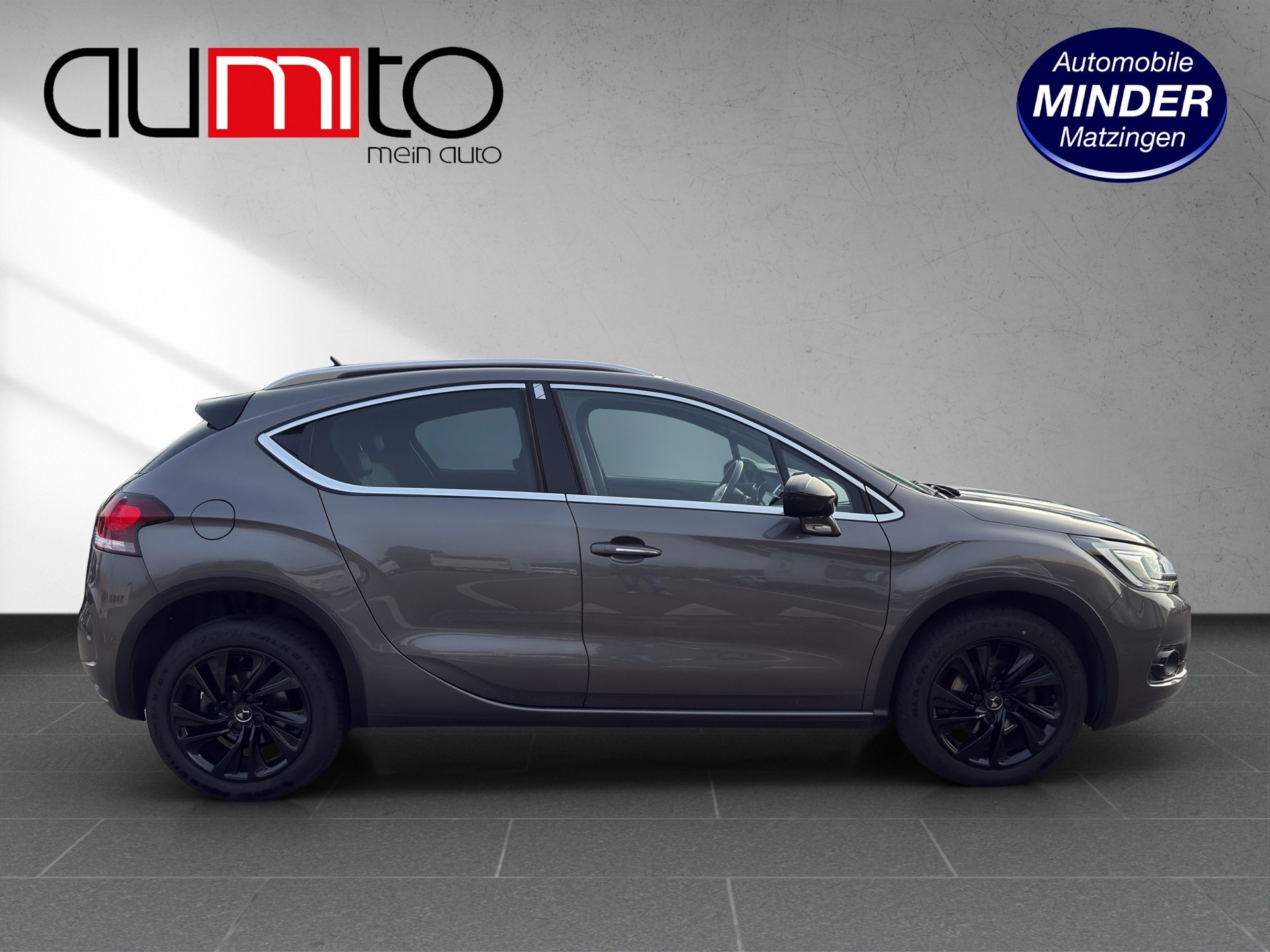 DS AUTOMOBILES DS 4 Crossback 1.6 Blue HDi SO Chic Automatic-image-1