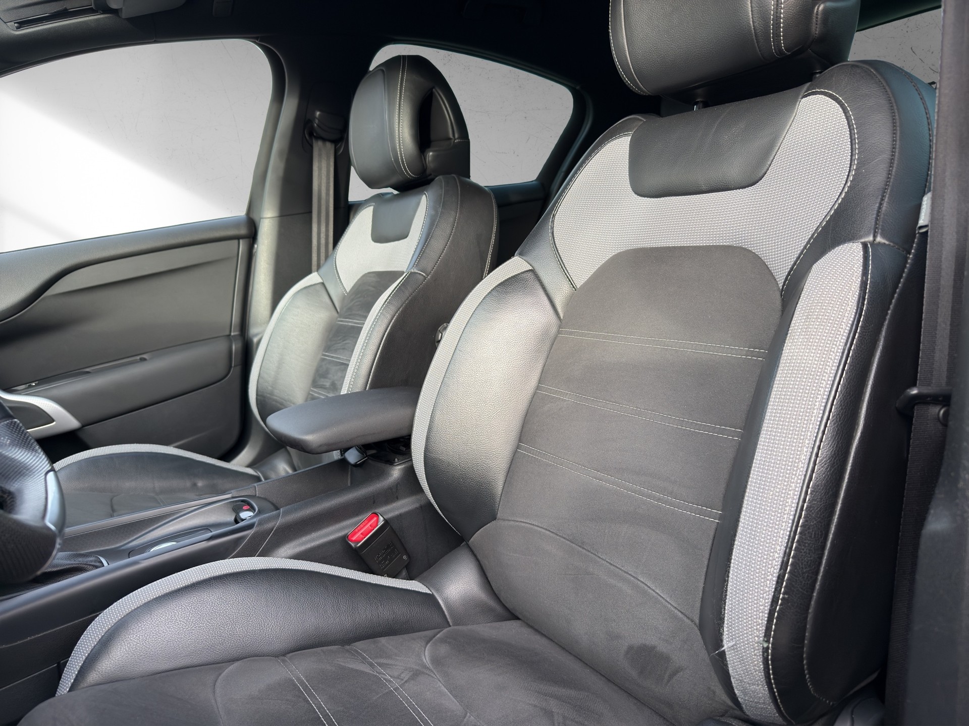 DS AUTOMOBILES DS 4 Crossback 1.6 Blue HDi SO Chic Automatic-image-6
