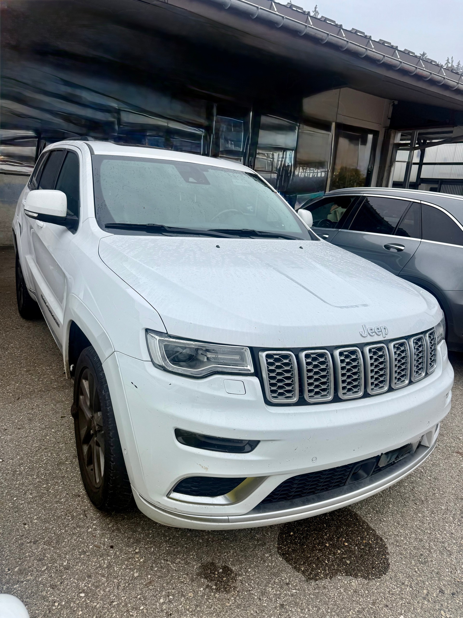 JEEP Grand Cherokee 3.0 CRD Summit Automatic-image-2