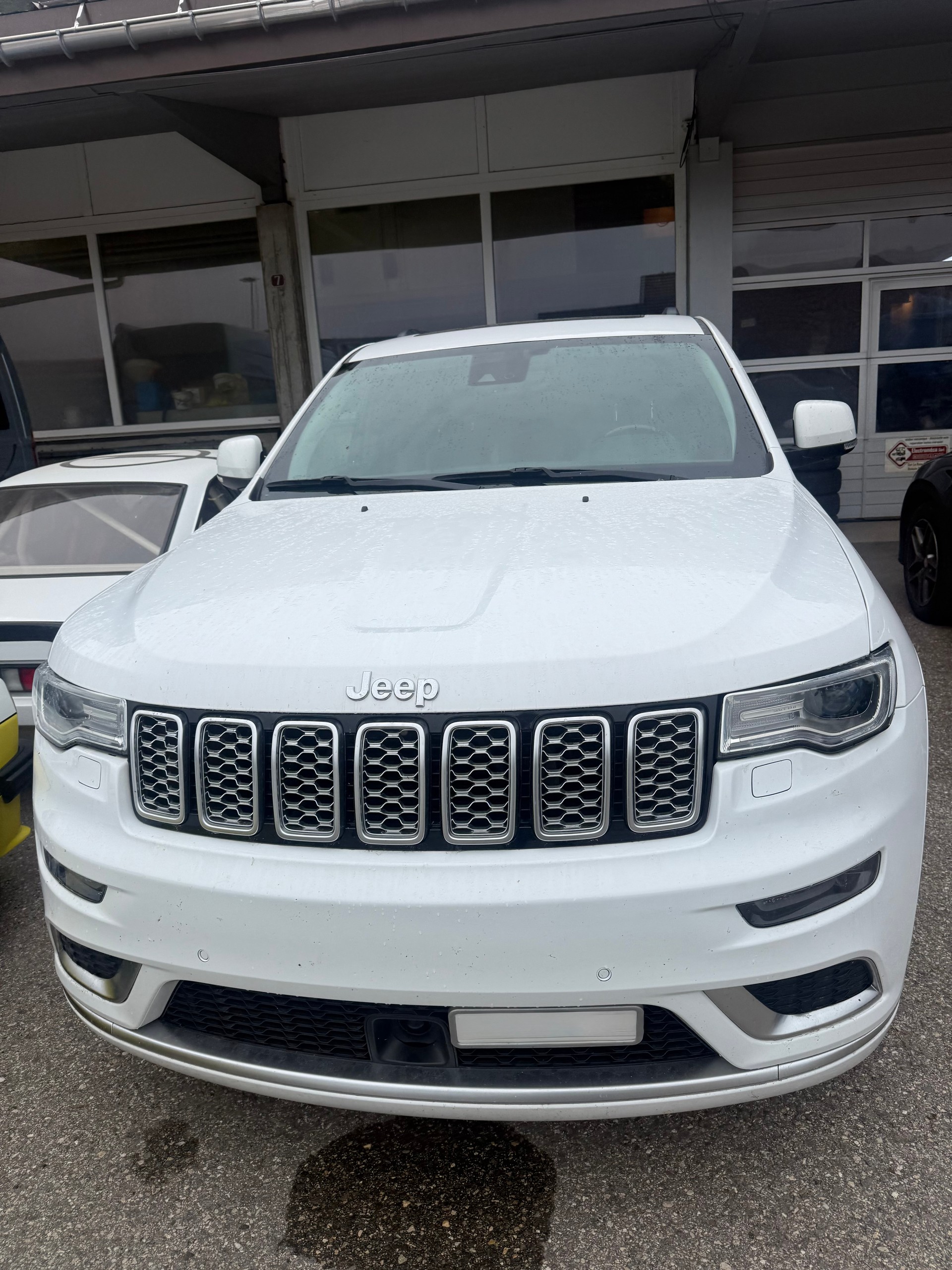JEEP Grand Cherokee 3.0 CRD Summit Automatic-image-1