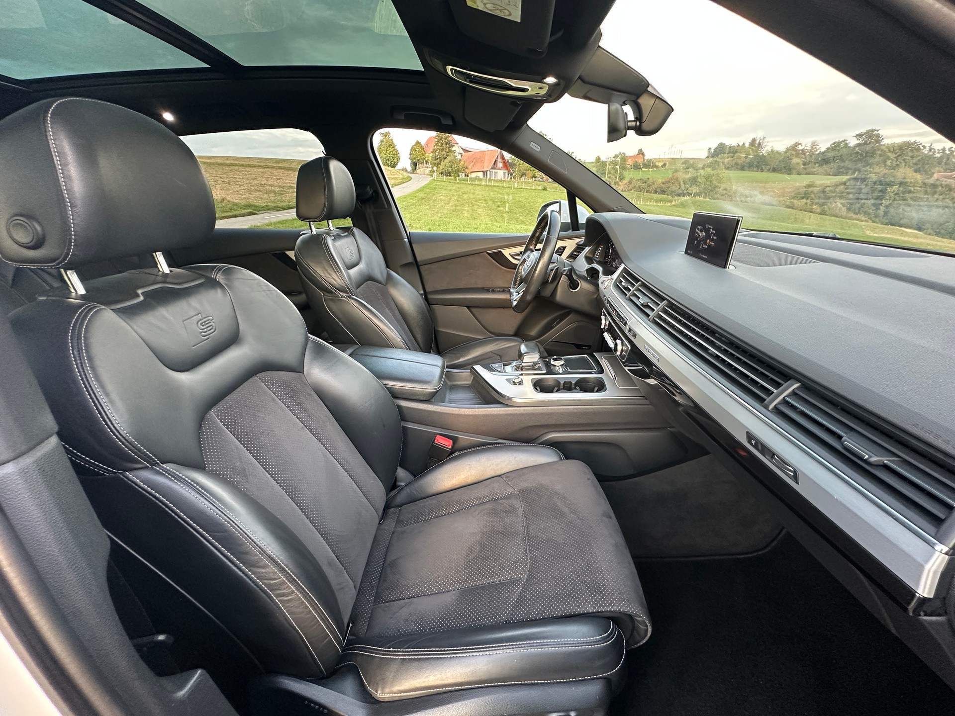 AUDI 3.0 V6 TDI 272 quattro T-Tronic S-Line-image-13