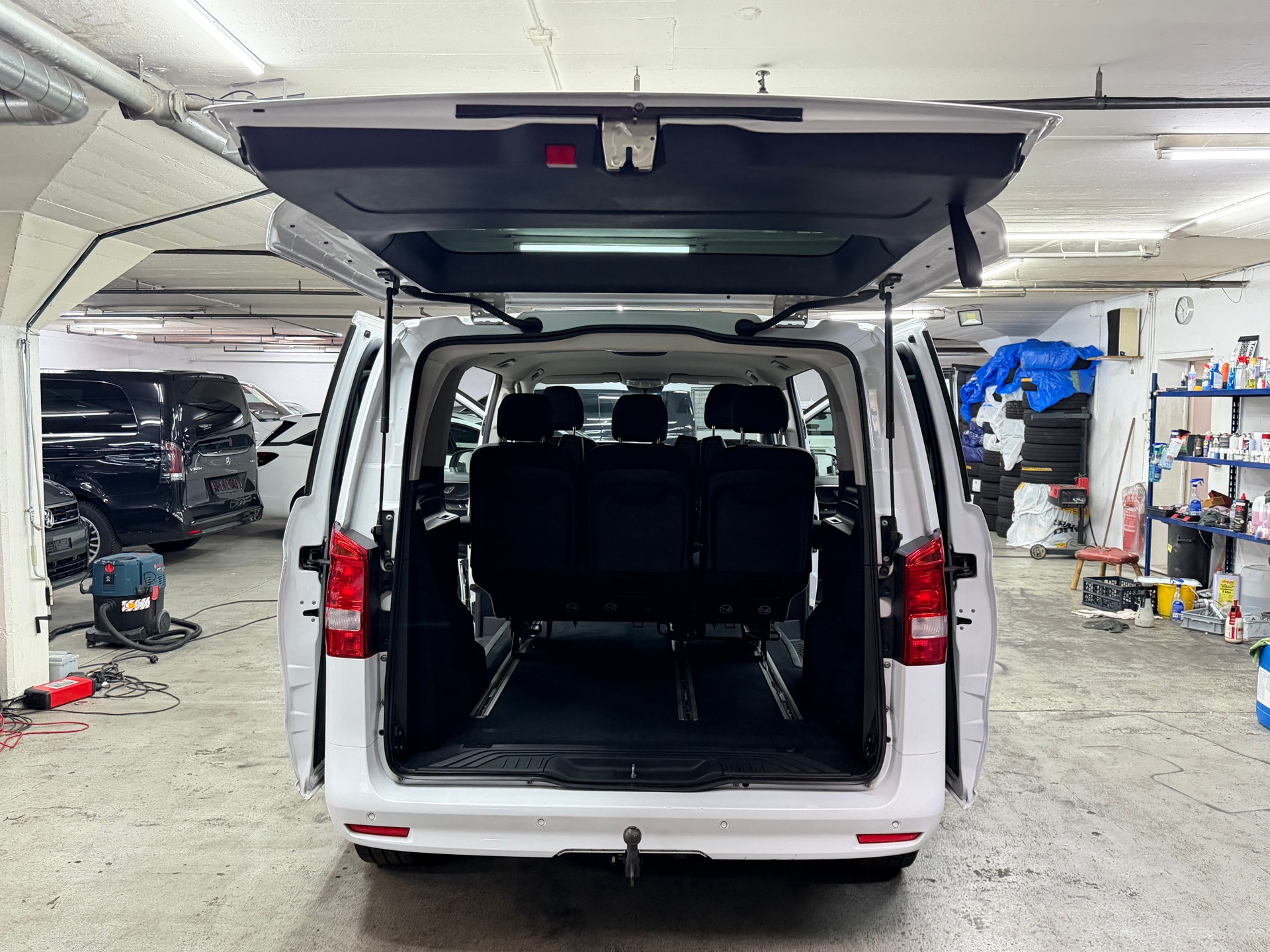 MERCEDES-BENZ Vito 119 CDI Kompakt Tourer 4Matic 9G-Tronic-image-9