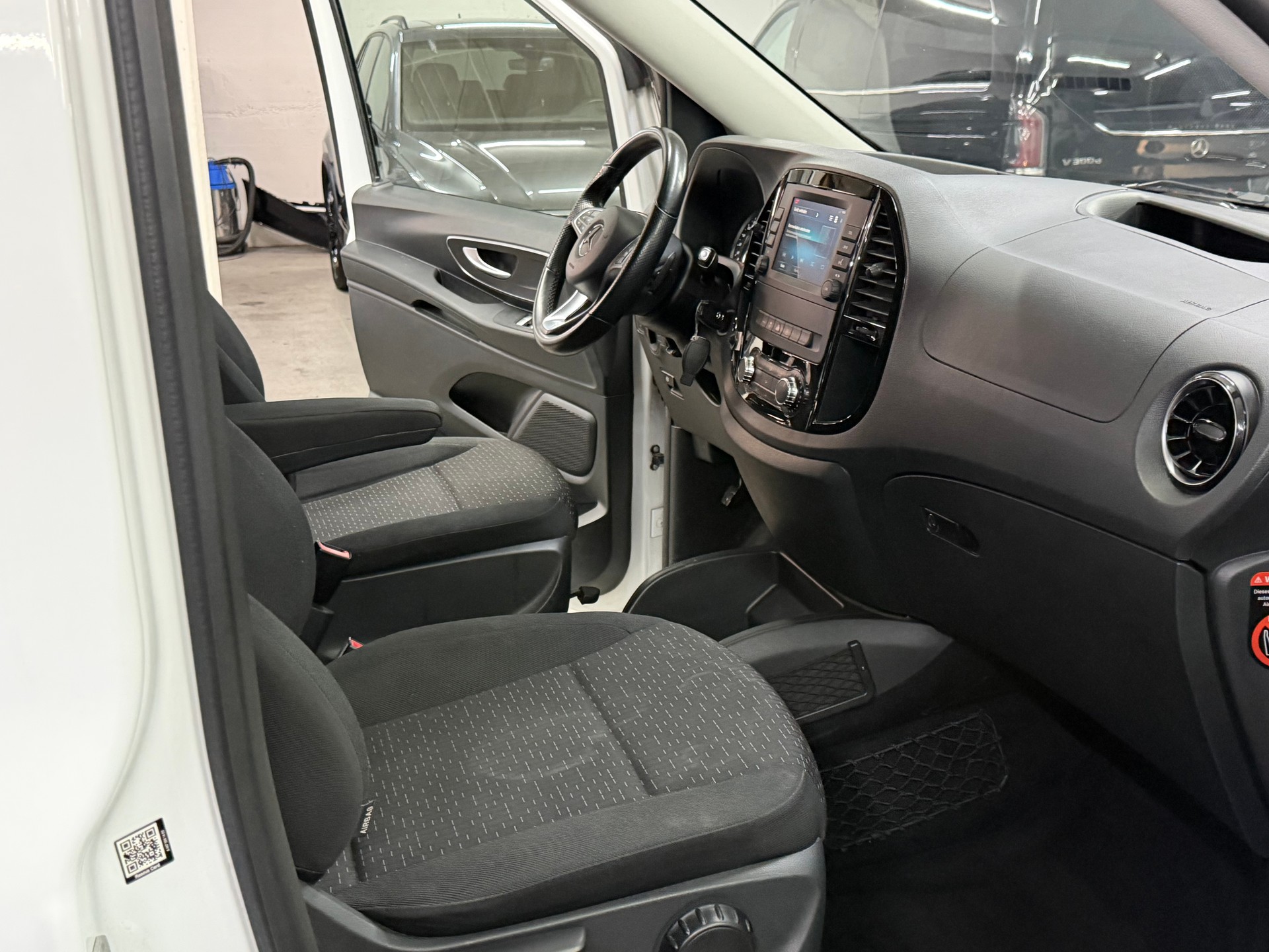 MERCEDES-BENZ Vito 119 CDI Kompakt Tourer 4Matic 9G-Tronic-image-14