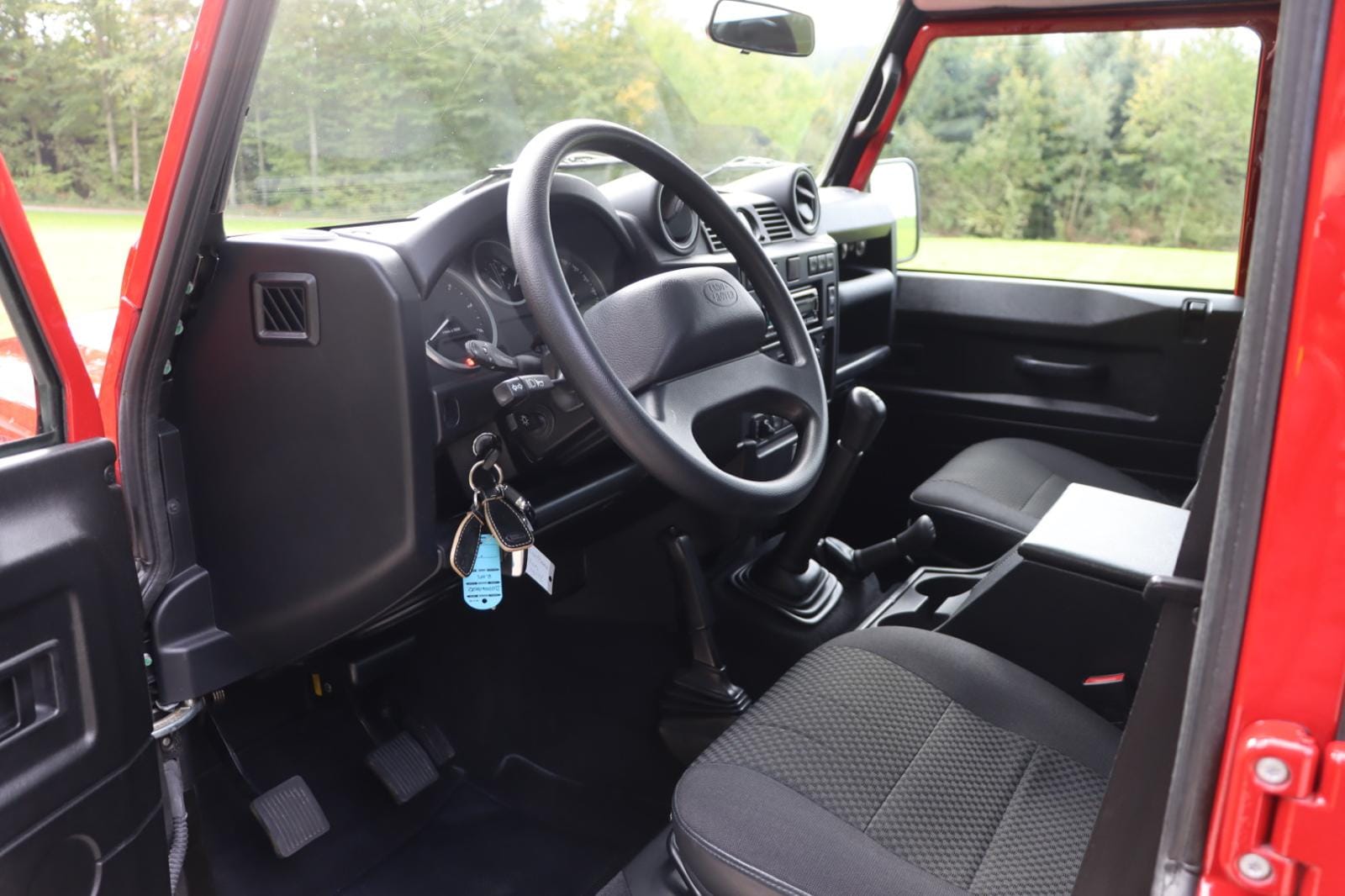 LAND ROVER Defender 110 2.2 TD4 Station Wagon Legend-image-8