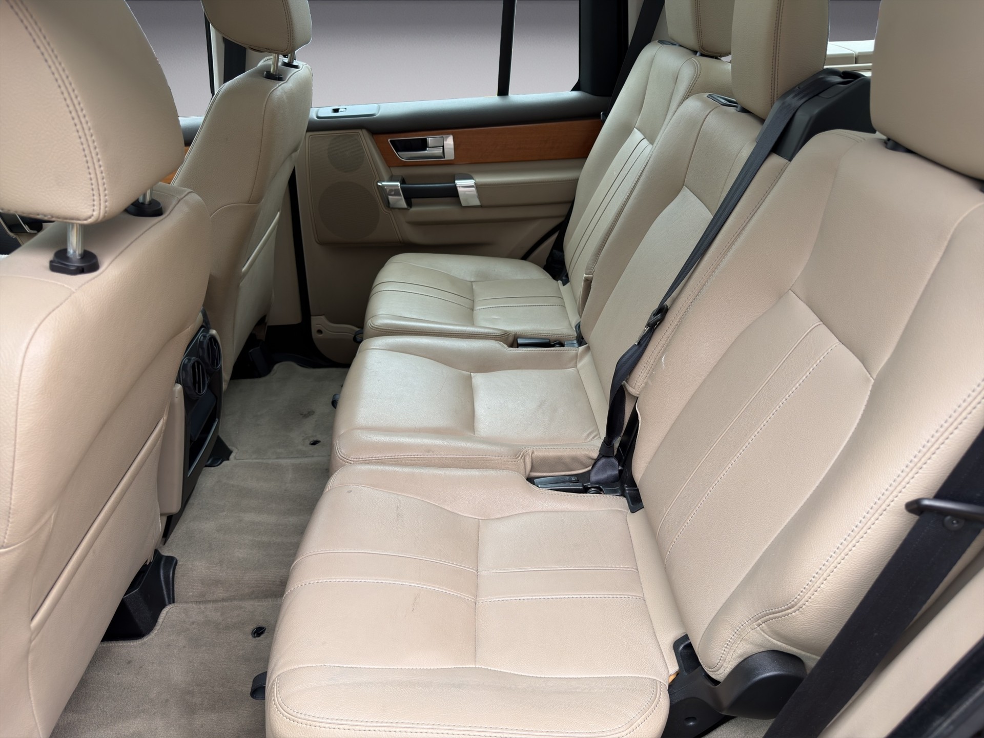 LAND ROVER Discovery 3.0 V6 SC HSE-image-11