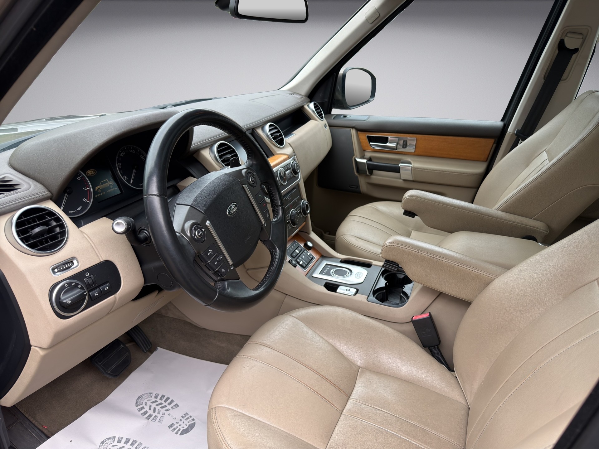 LAND ROVER Discovery 3.0 V6 SC HSE-image-7