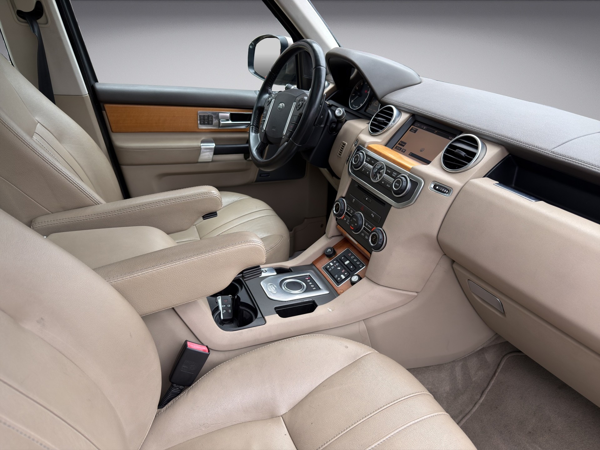 LAND ROVER Discovery 3.0 V6 SC HSE-image-10