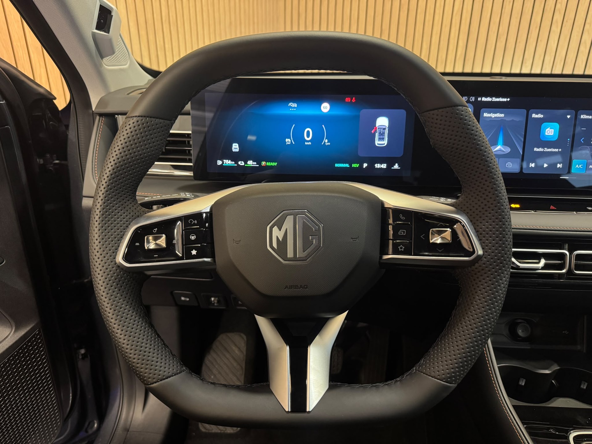 MG HS 1.5 T PHEV Luxury * HAGELSCHADEN*-image-15