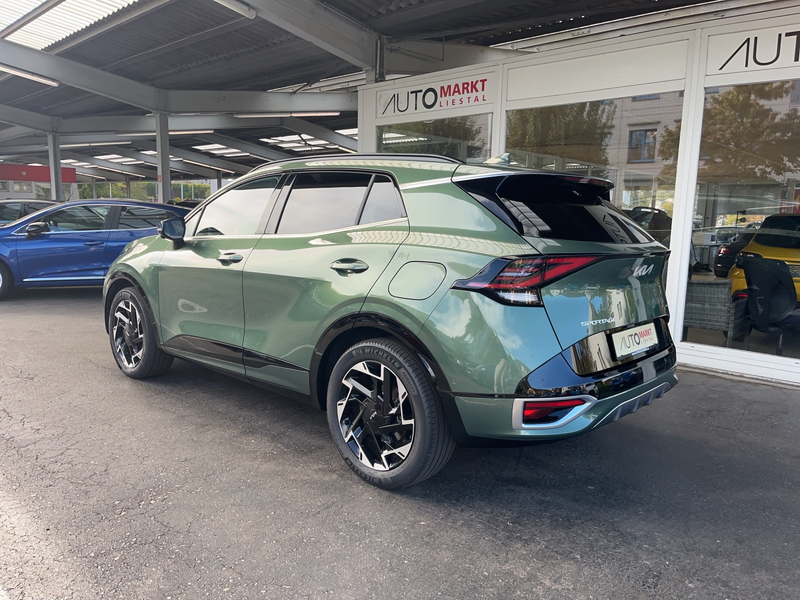 KIA Sportage 1.6T-GDi PHEV GT-Line 4x4 A-image-2