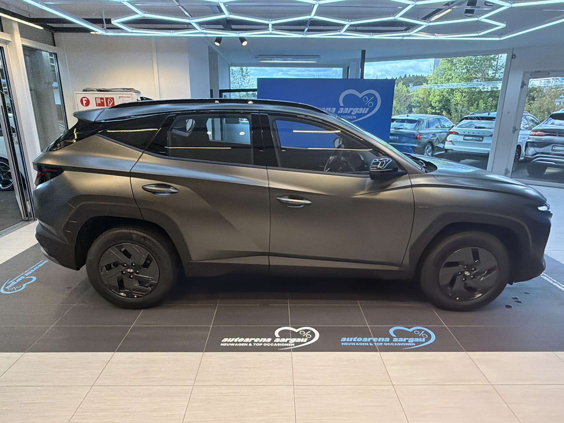 HYUNDAI Tucson 1.6 TGDI HEV Black Line Automat-image-11