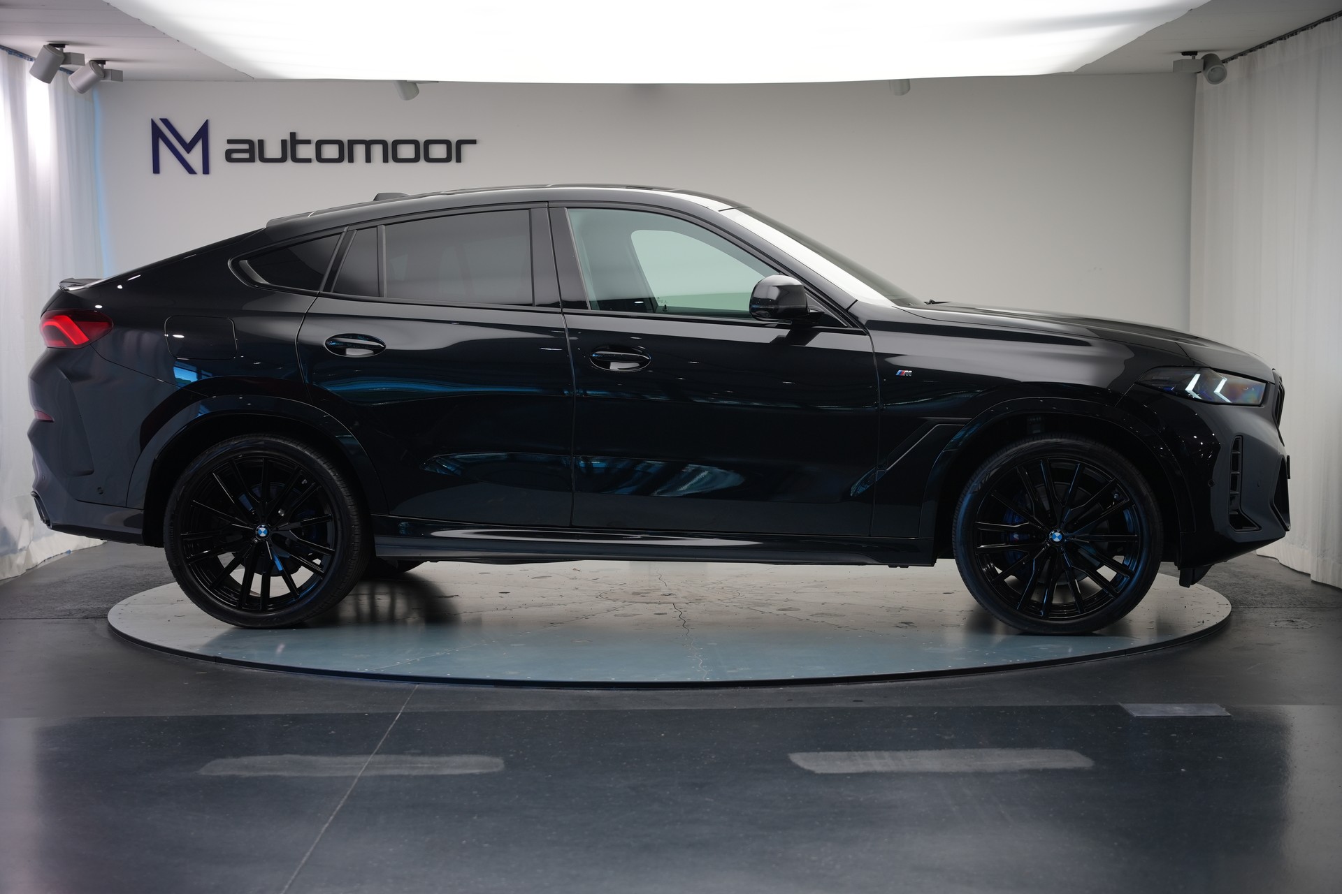 BMW X6 xDrive 48V 30d M Sport Pro Steptronic *CH-Fahrzeug* *Panorama* *Head-Up*-image-3