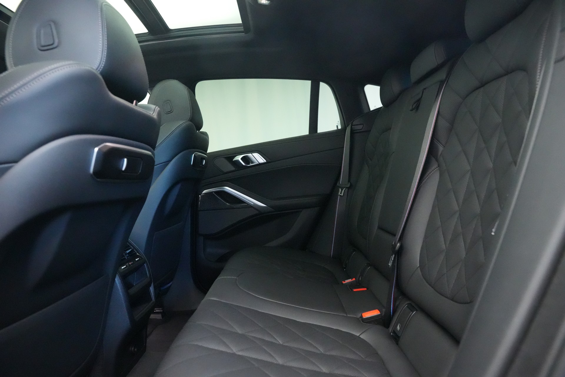 BMW X6 xDrive 48V 30d M Sport Pro Steptronic *CH-Fahrzeug* *Panorama* *Head-Up*-image-17