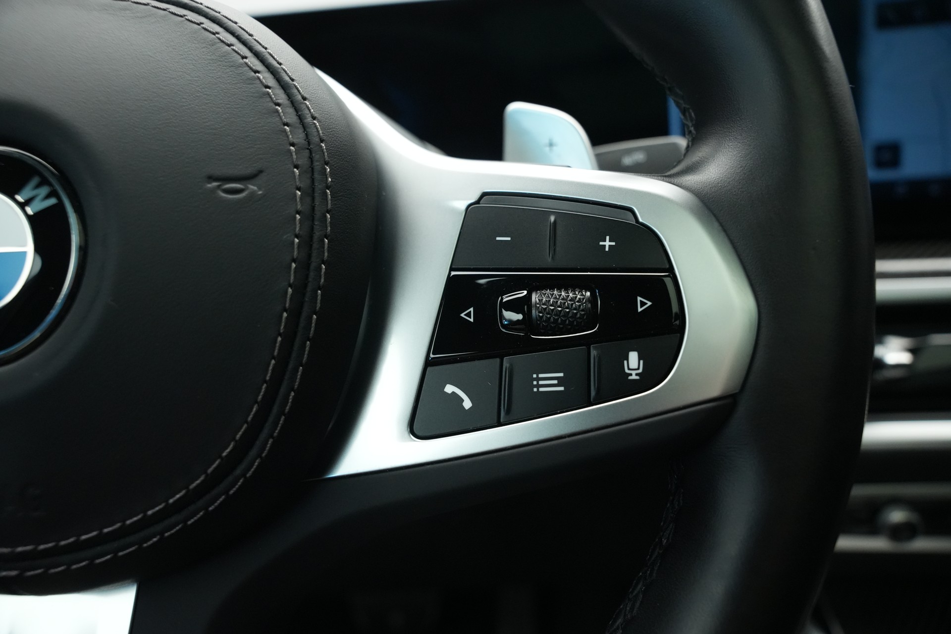 BMW X6 xDrive 48V 30d M Sport Pro Steptronic *CH-Fahrzeug* *Panorama* *Head-Up*-image-27