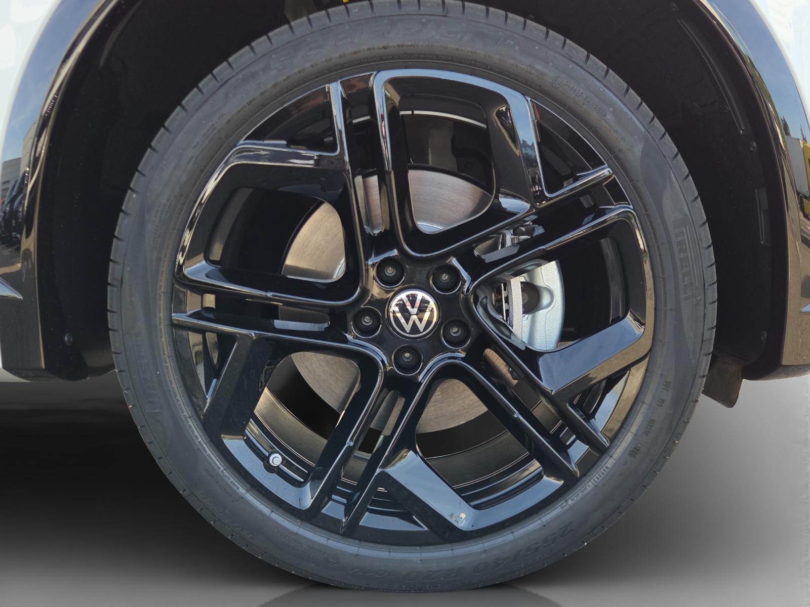 VW Tiguan 2.0 TDI SCR R-Line 4Motion DSG-image-13