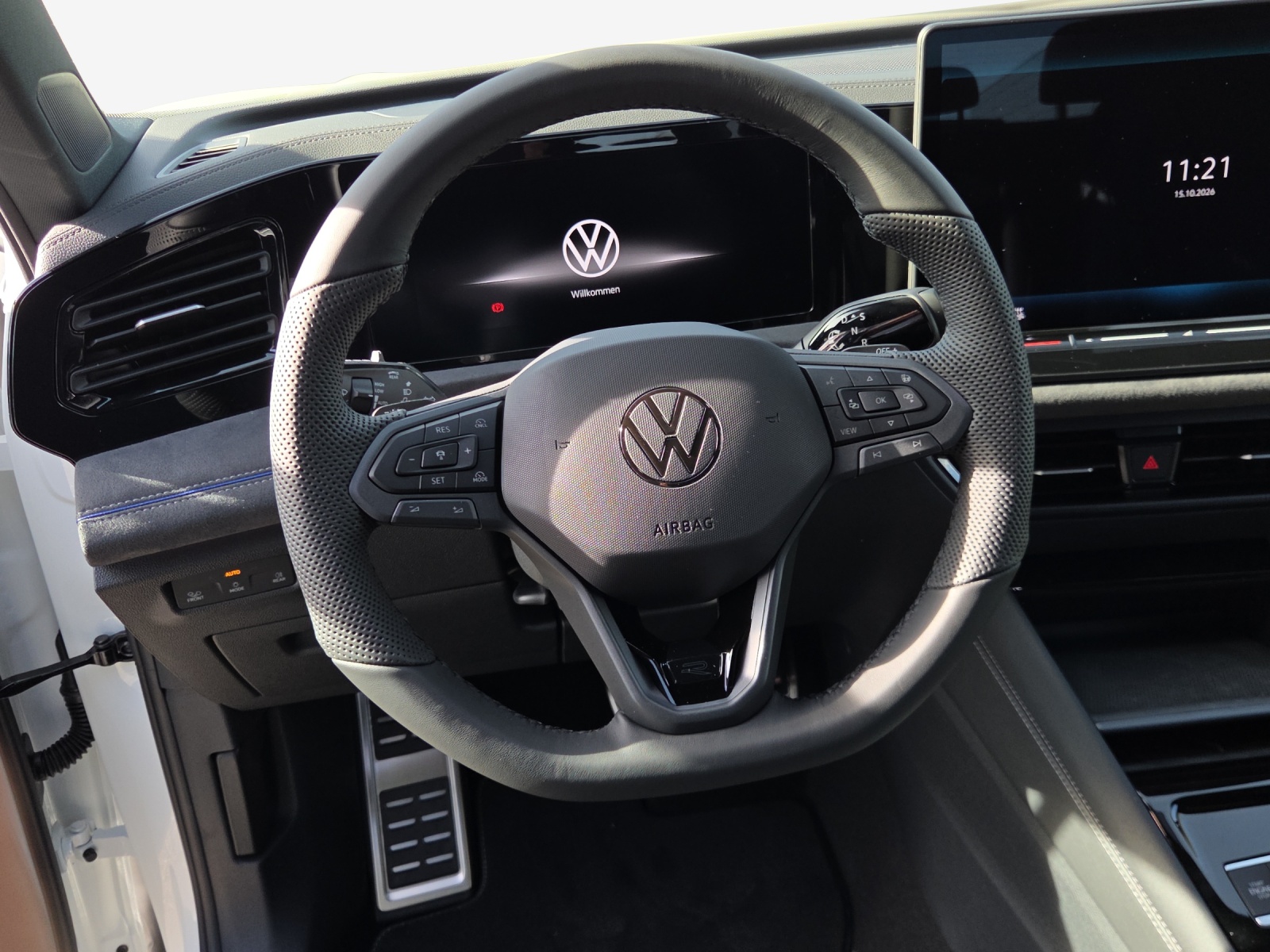 VW Tiguan 2.0 TDI SCR R-Line 4Motion DSG-image-9