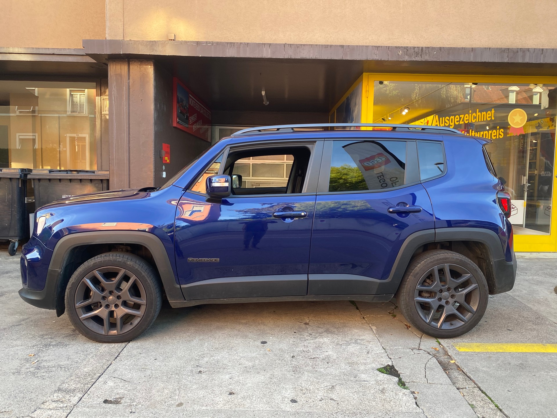JEEP Renegade 1.3 Turbo S AWD, frisch ab Service & MFK-image-0
