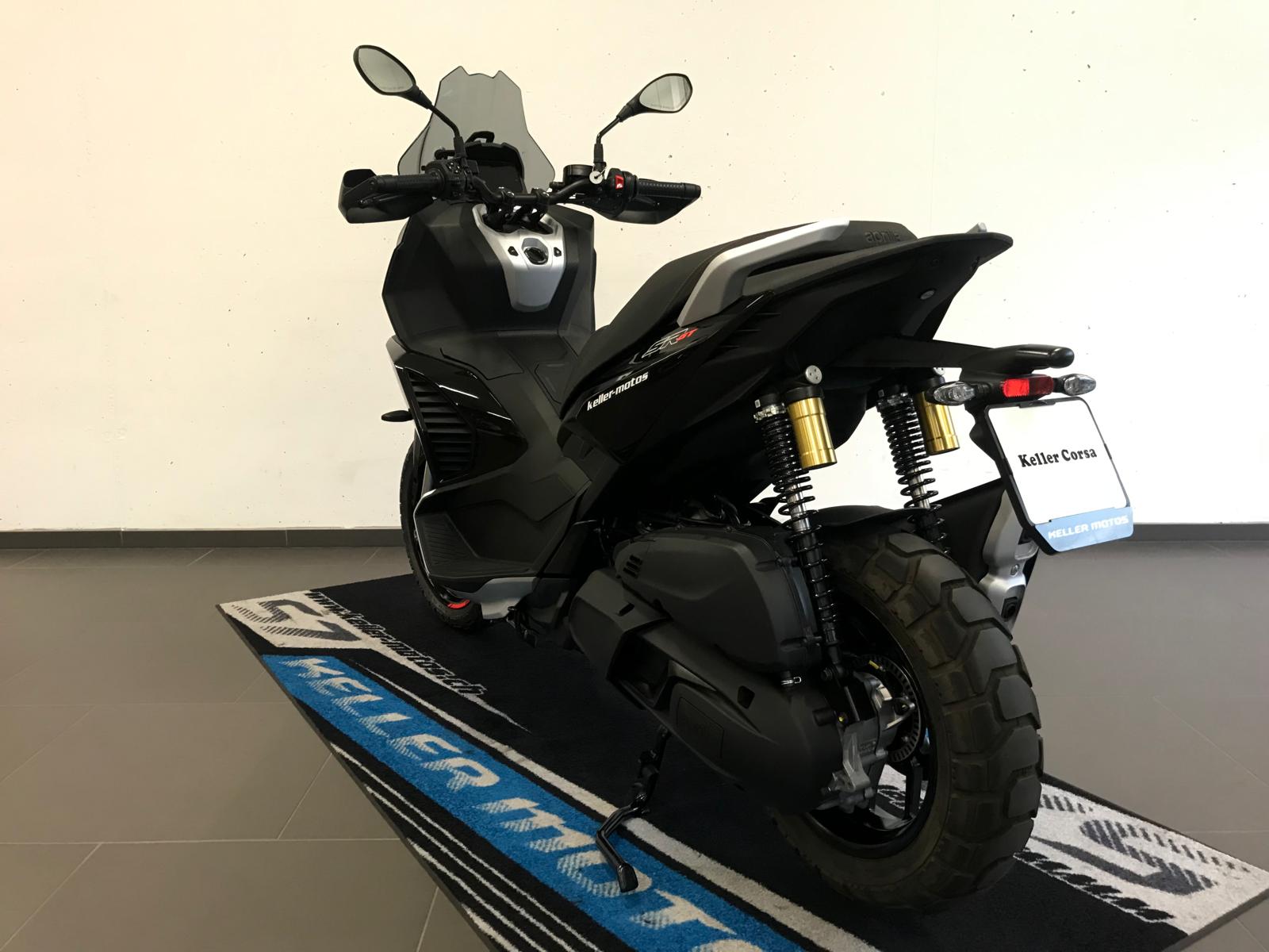 APRILIA SR 400 GT-showroom-element-3