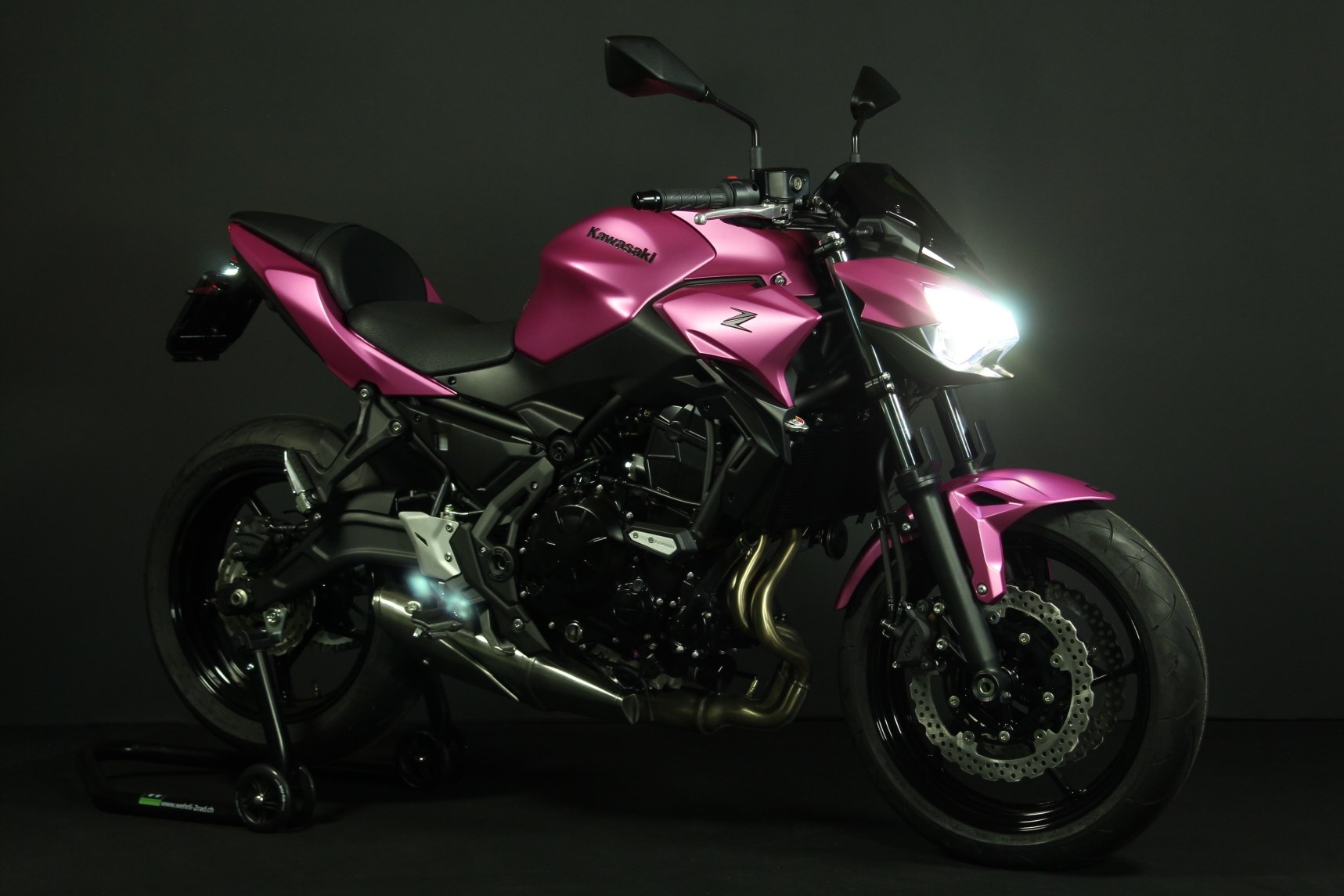 KAWASAKI Z 650 (50/35 KW) *Pretty Pink* Level 1 Kaufen