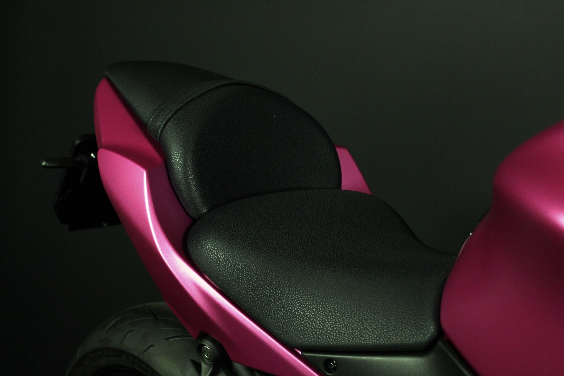 KAWASAKI Z 650 (50/35 KW) *Pretty Pink* Level 1-image-4