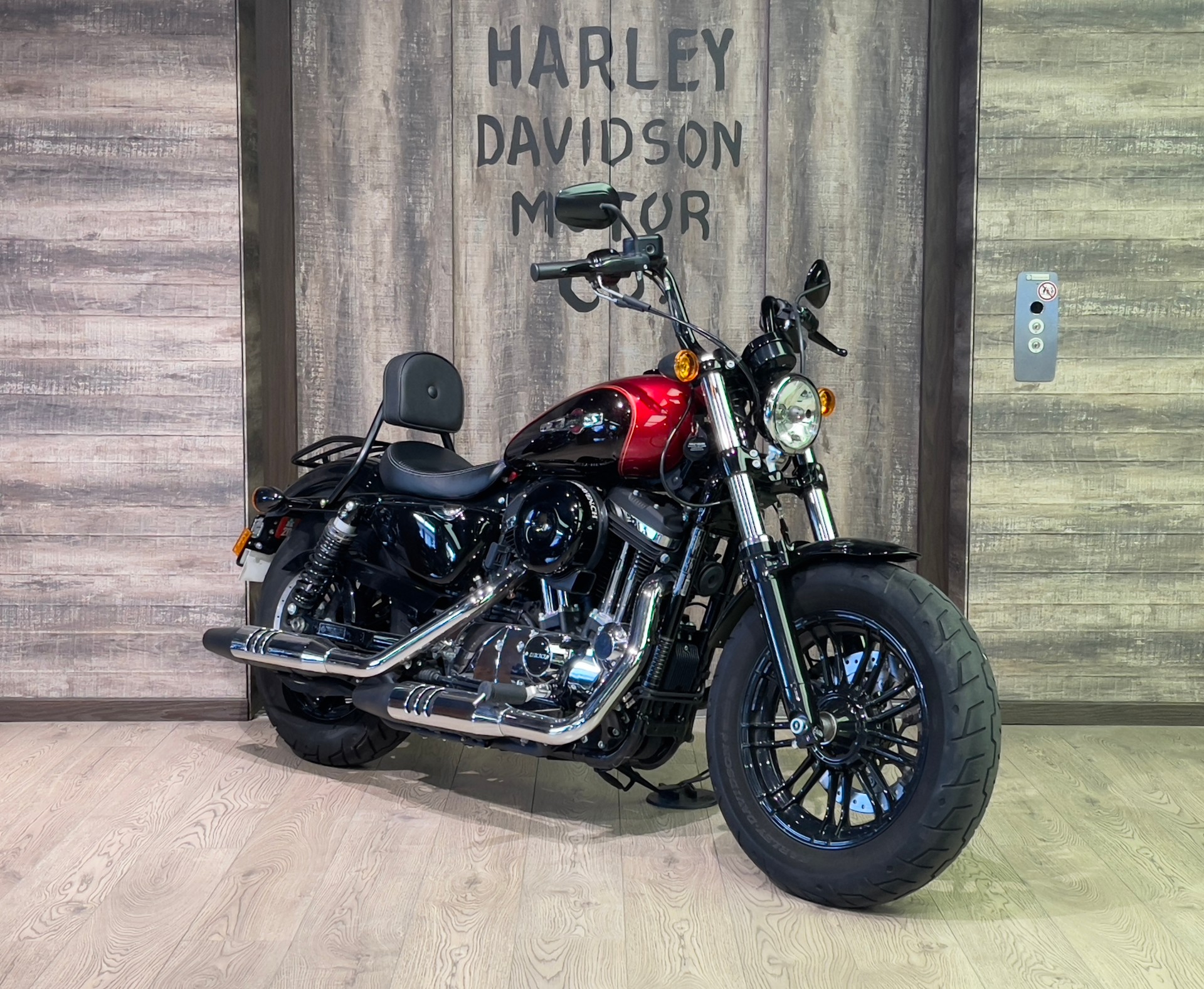 HARLEY-DAVIDSON XL1200XS-showroom-element-2
