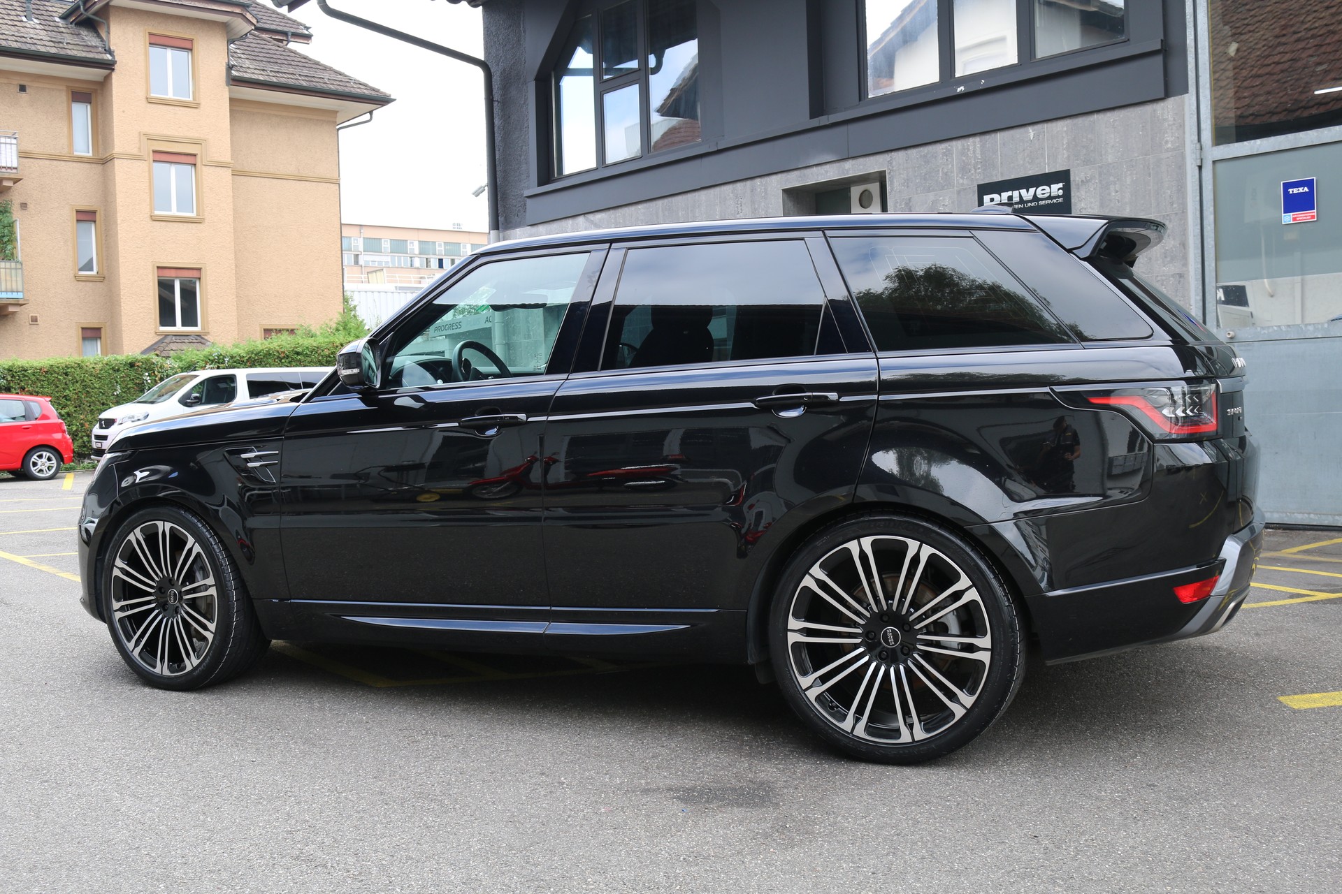 LAND ROVER Range Rover Sport D250 3.0D I6 MHEV SE Automatic-image-1