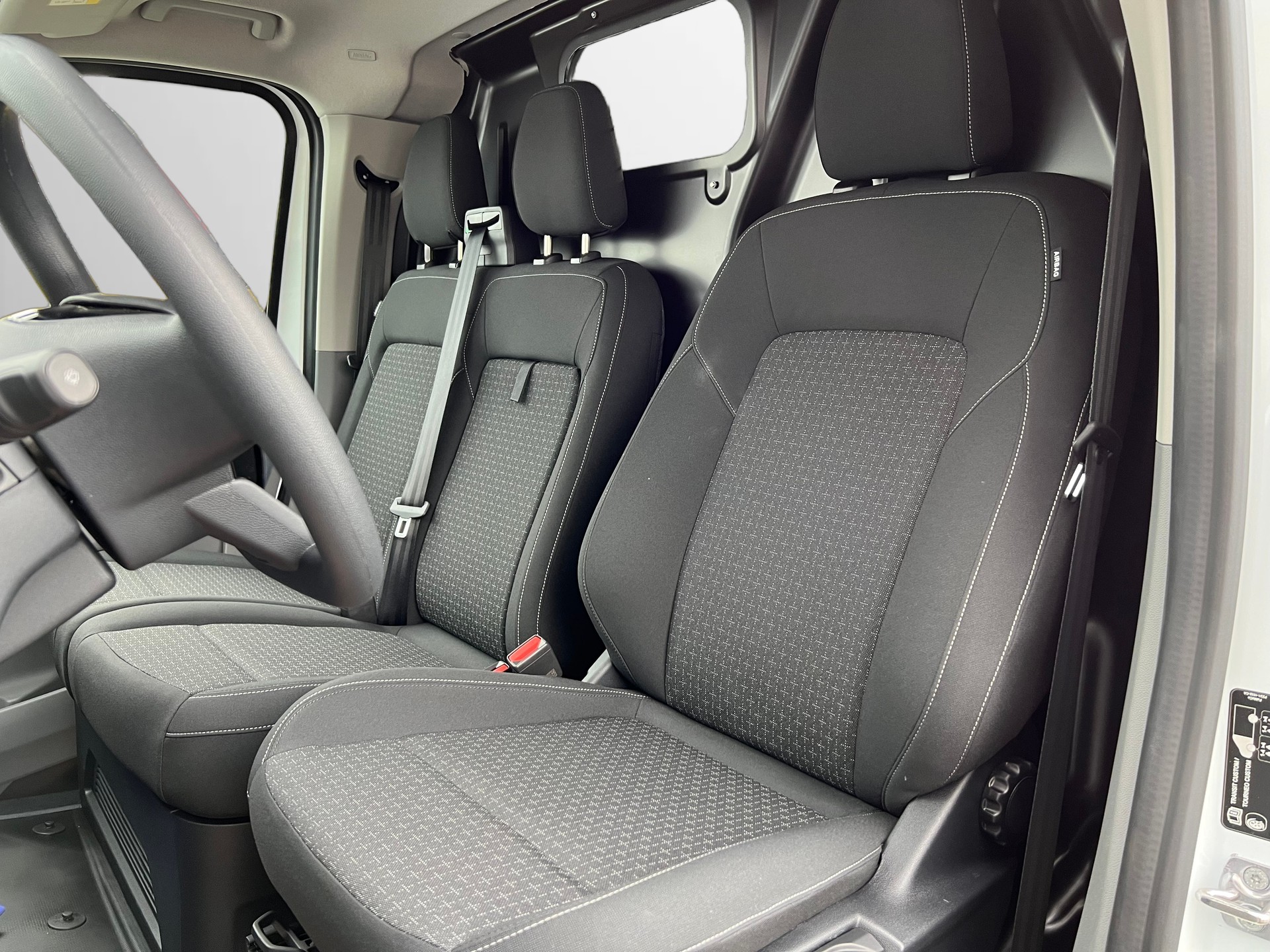 FORD Transit Custom Van 300 L2H1 Trend Automat-image-6